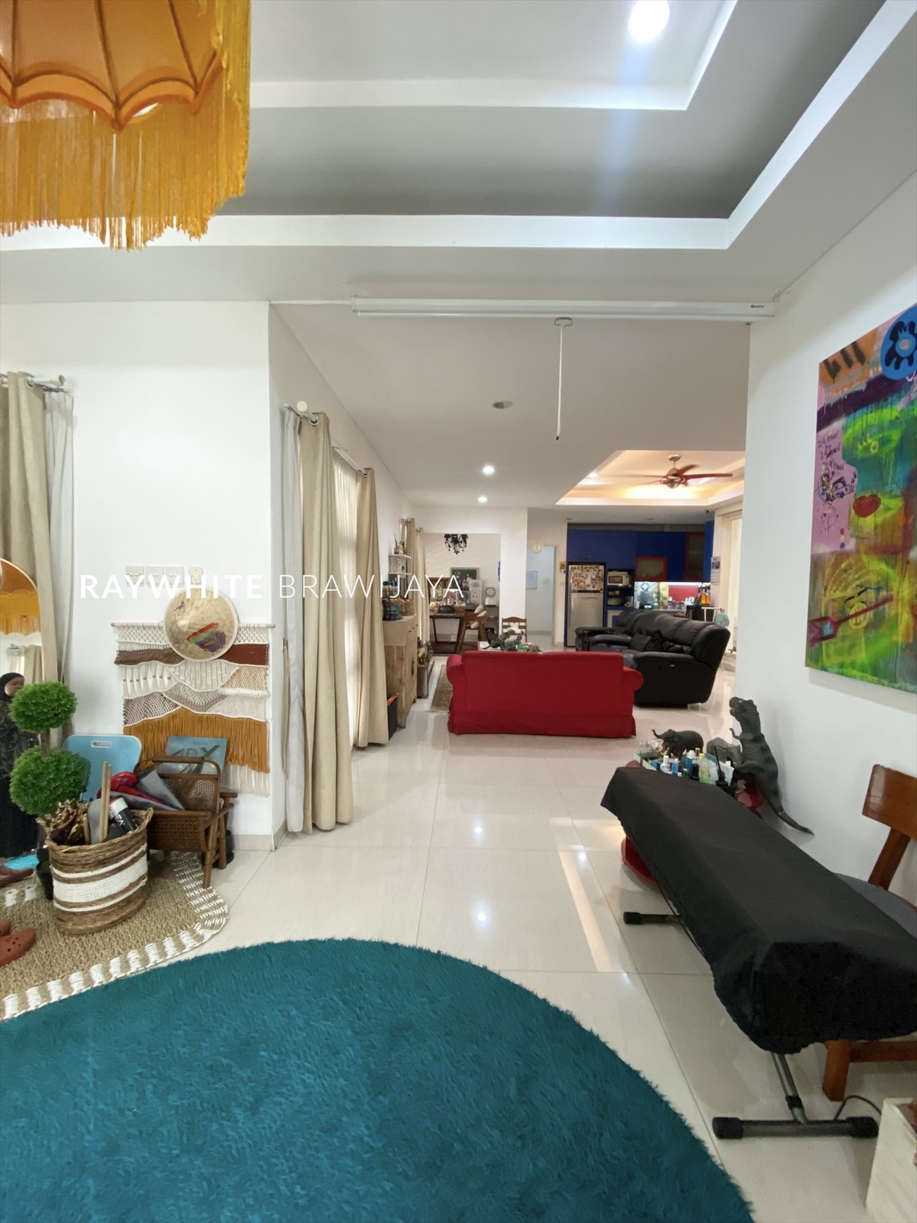 Rumah Bangunan 3 Lantai Lokasi Strategis Area Pondok Indah
