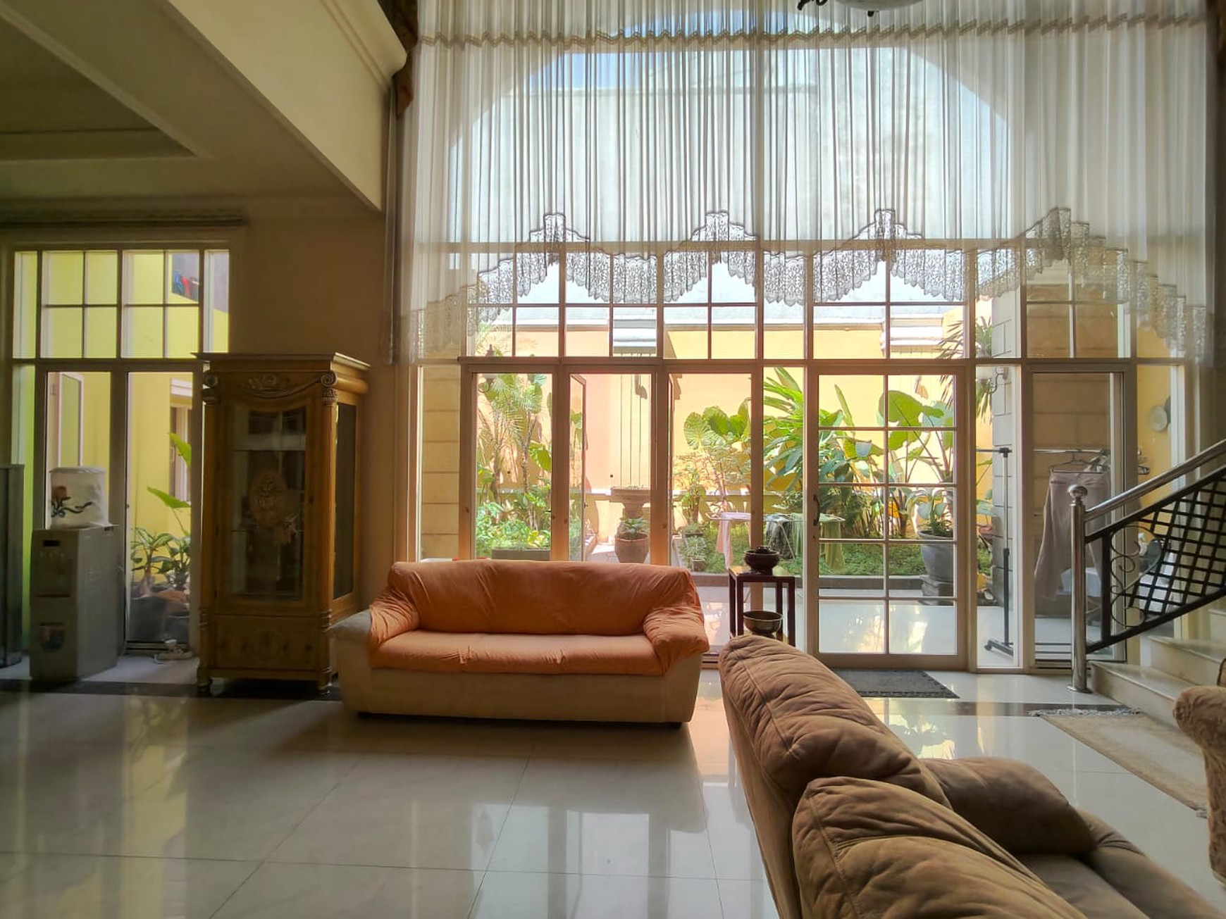 Dijual Cepat Rumah Asri & Ekslusif di Laguna Regency Pakuwon City