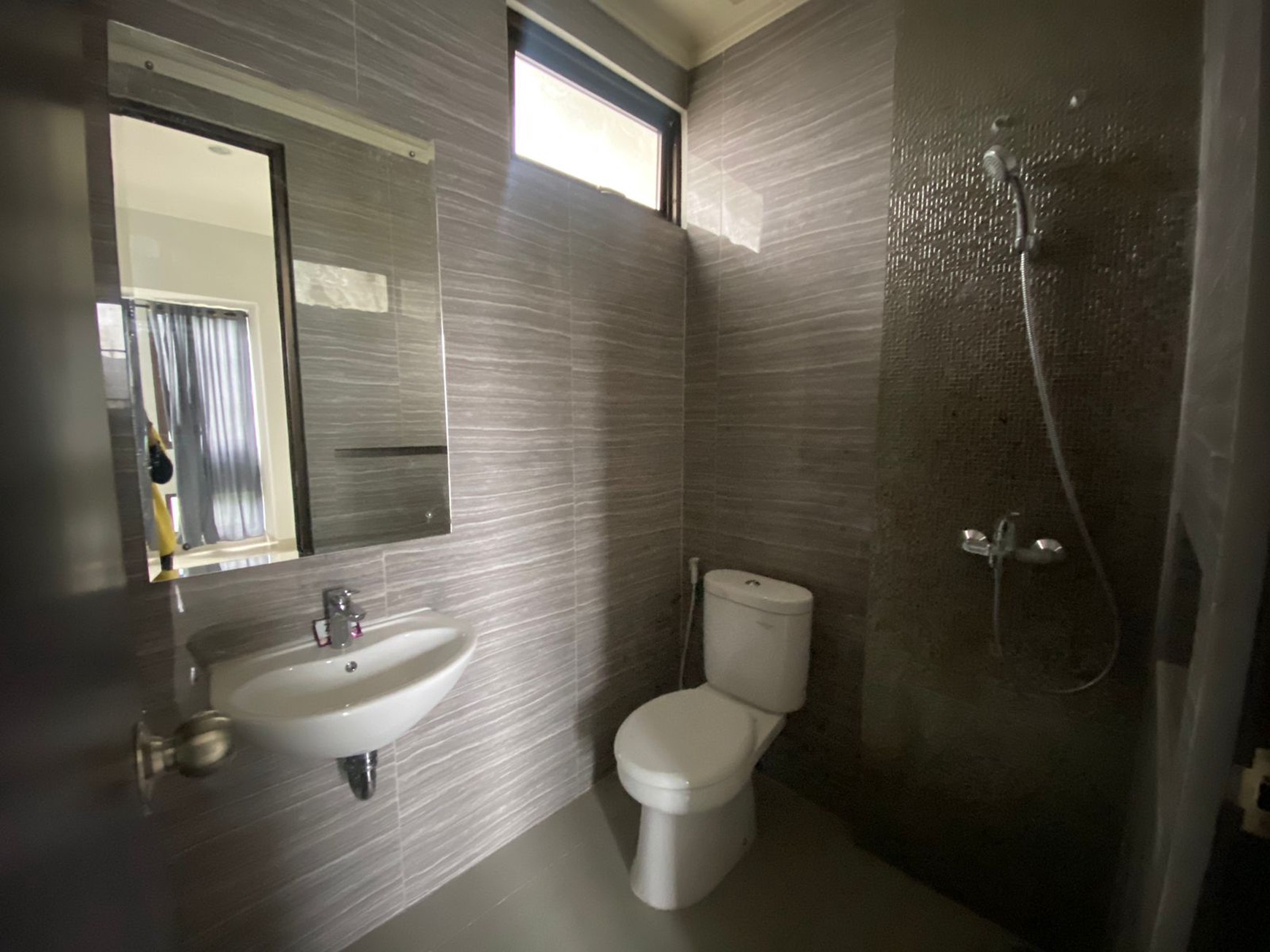 RUMAH CANTIK MINIMALIS 2 LANTAI DI CITRALAND CIBUBUR