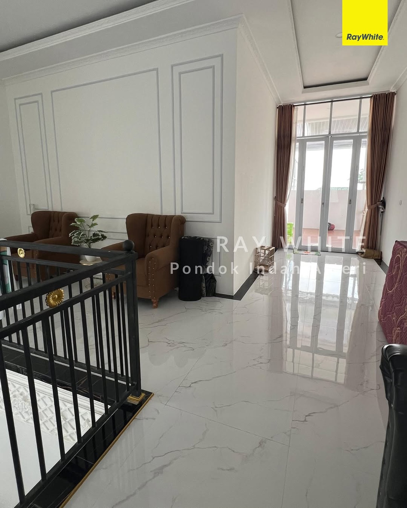 Dijual Rumah Mewah Bukit Golf Hijau Sentul City ada pool, lapangan basket