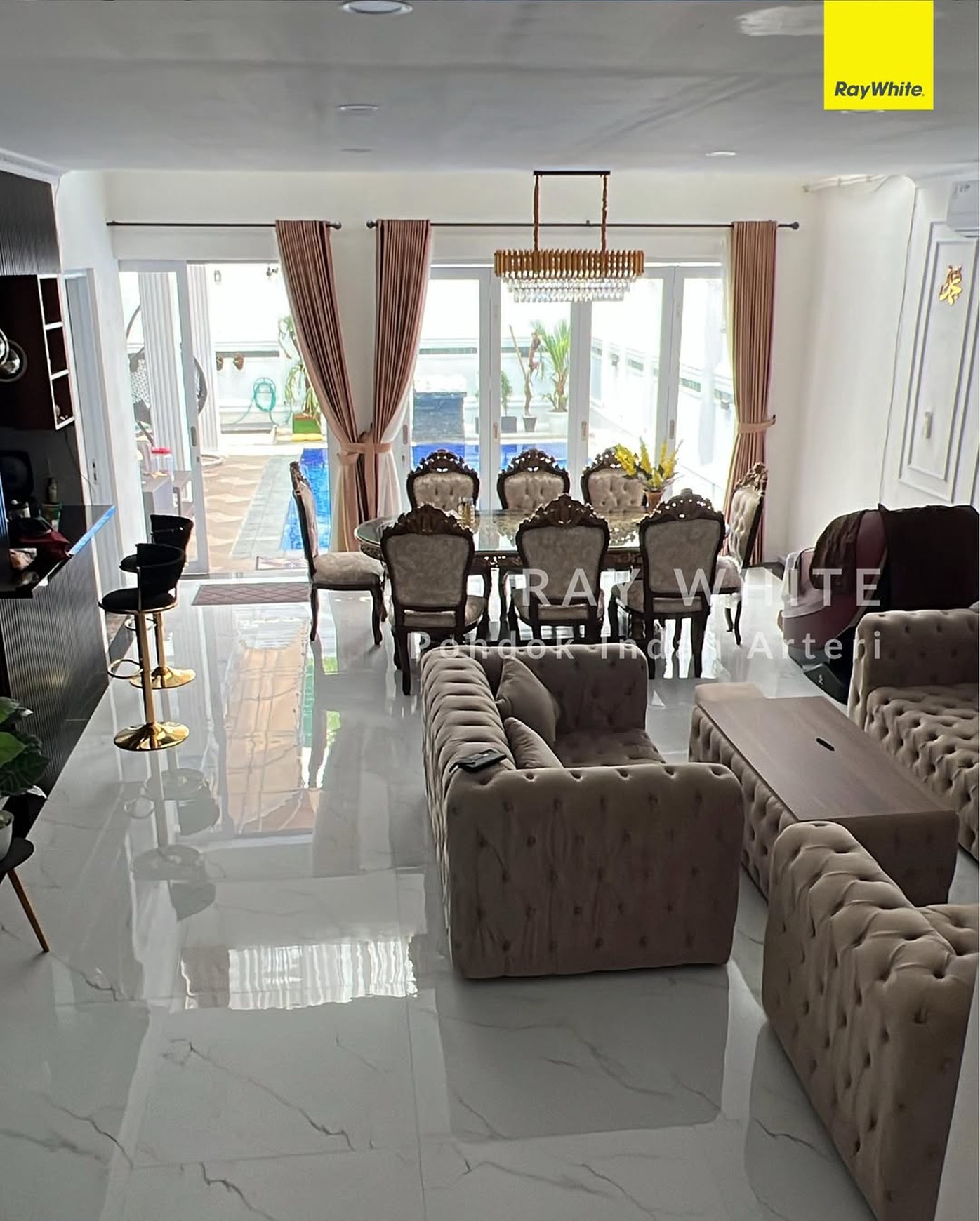 Dijual Rumah Mewah Bukit Golf Hijau Sentul City ada pool, lapangan basket