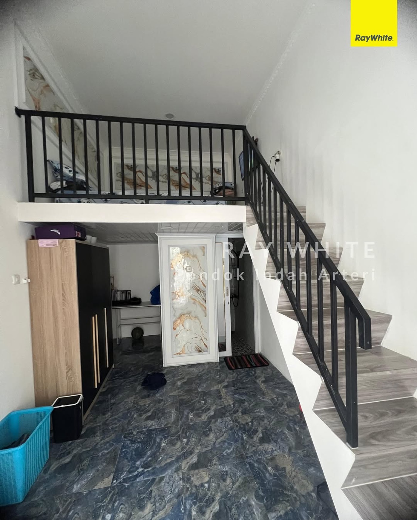 Dijual Rumah Mewah Bukit Golf Hijau Sentul City ada pool, lapangan basket