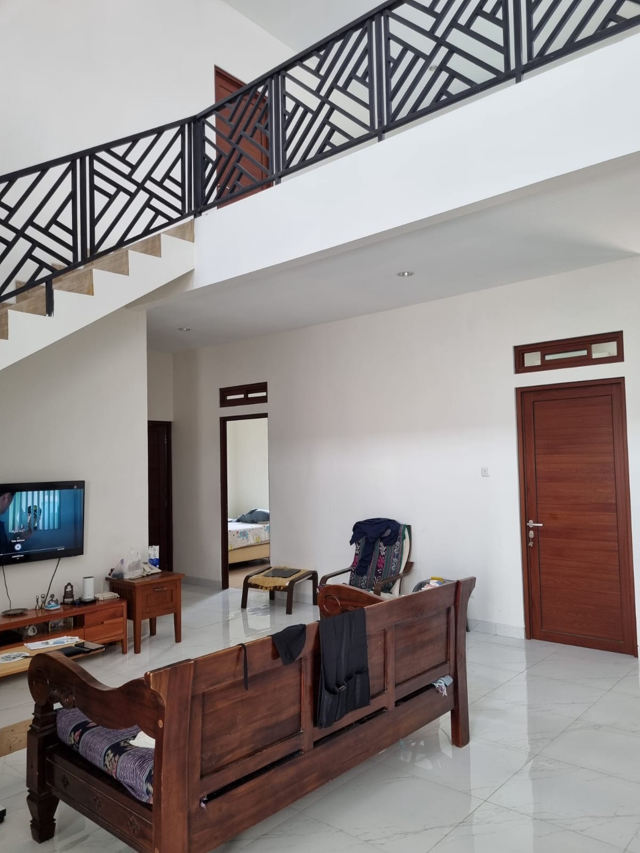 Rumah Cantik Posisi HOOK 2 Lantai di Bekasi dengan KT 4+1 Km 3+1 SHM
