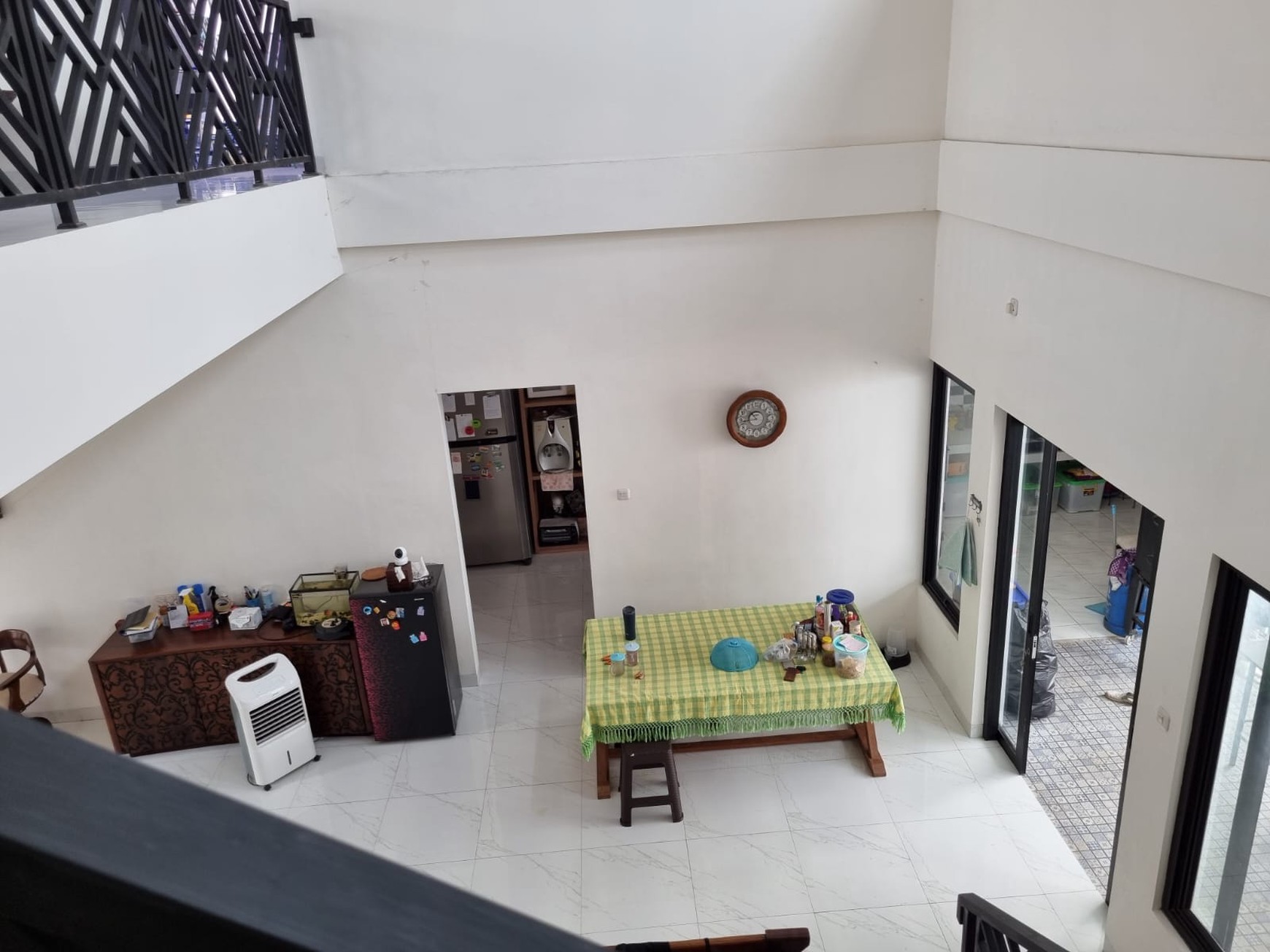 Rumah Cantik Posisi HOOK 2 Lantai di Bekasi dengan KT 4+1 Km 3+1 SHM