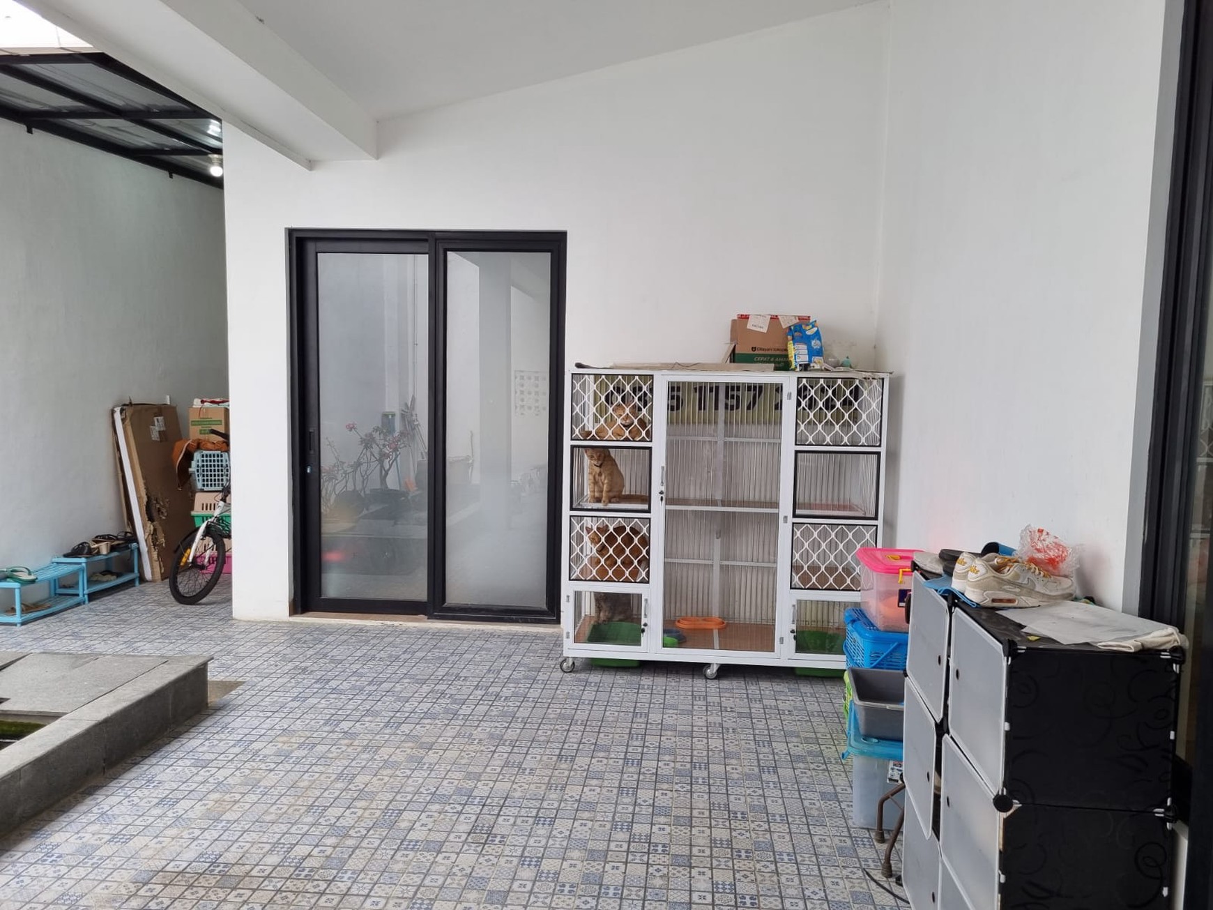 Rumah Cantik Posisi HOOK 2 Lantai di Bekasi dengan KT 4+1 Km 3+1 SHM