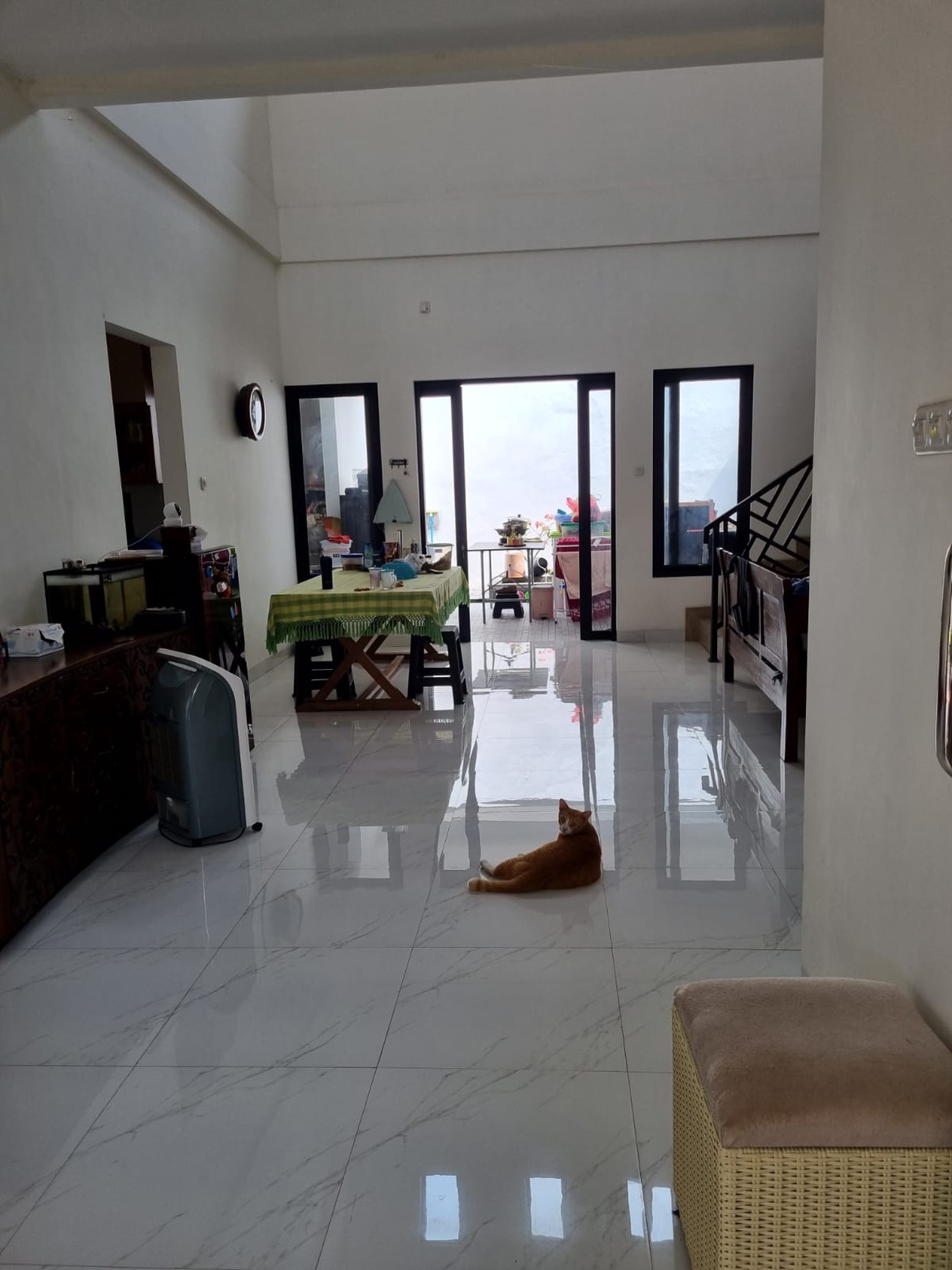Rumah Cantik Posisi HOOK 2 Lantai di Bekasi dengan KT 4+1 Km 3+1 SHM