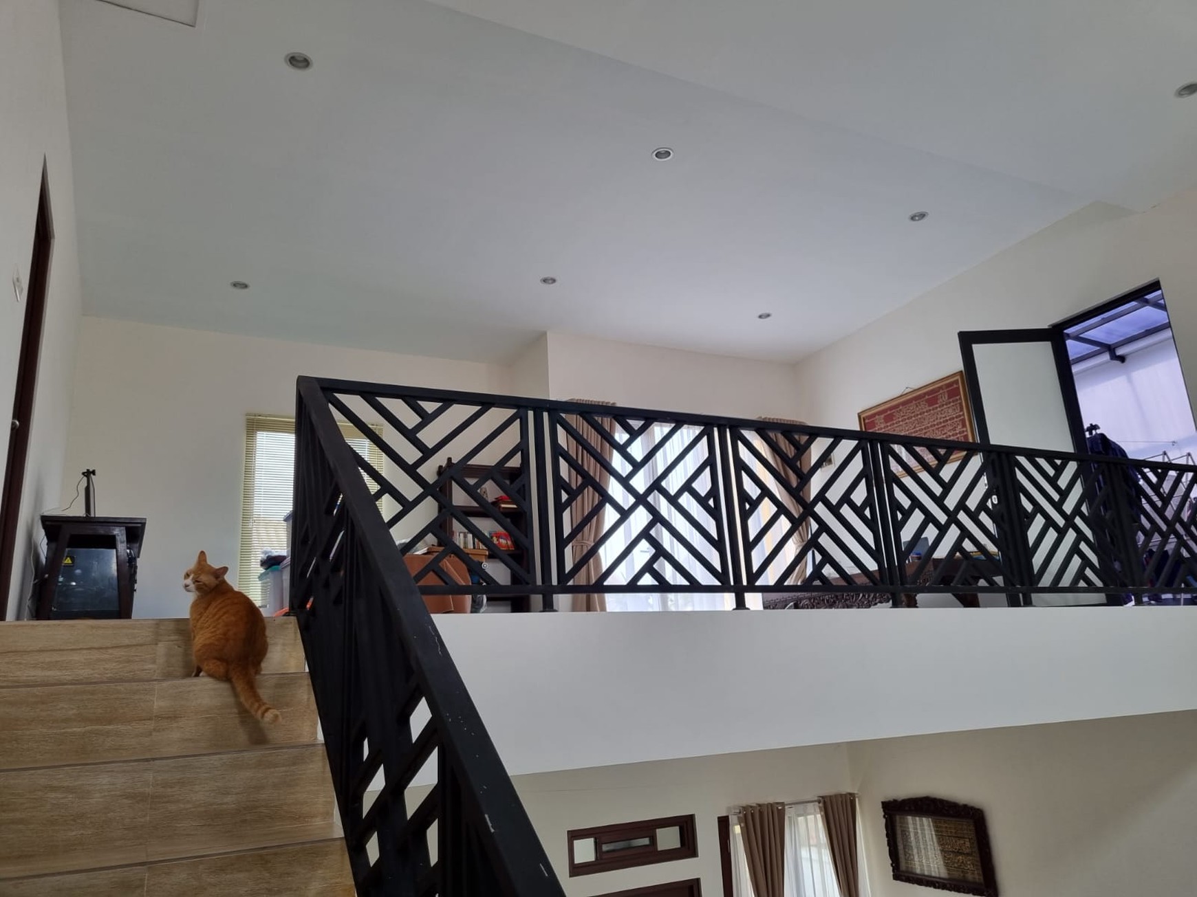 Rumah Cantik Posisi HOOK 2 Lantai di Bekasi dengan KT 4+1 Km 3+1 SHM