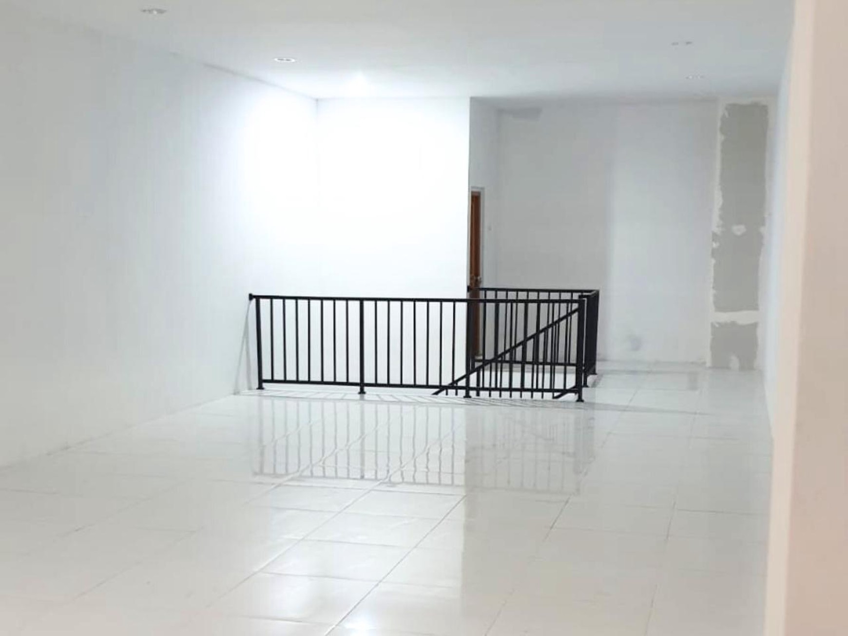 Ruko 3 Lantai Dijual/ Disewa di Tebet Jaksel