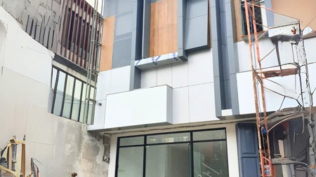 Ruko 3 Lantai Dijual/ Disewa di Tebet Jaksel