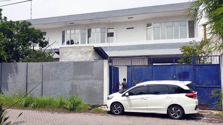 Gudang di Jl. Brigjen Katamso Sidoarjo, 2 Lantai, Strategis... DISEWAKAN JUGA !!!