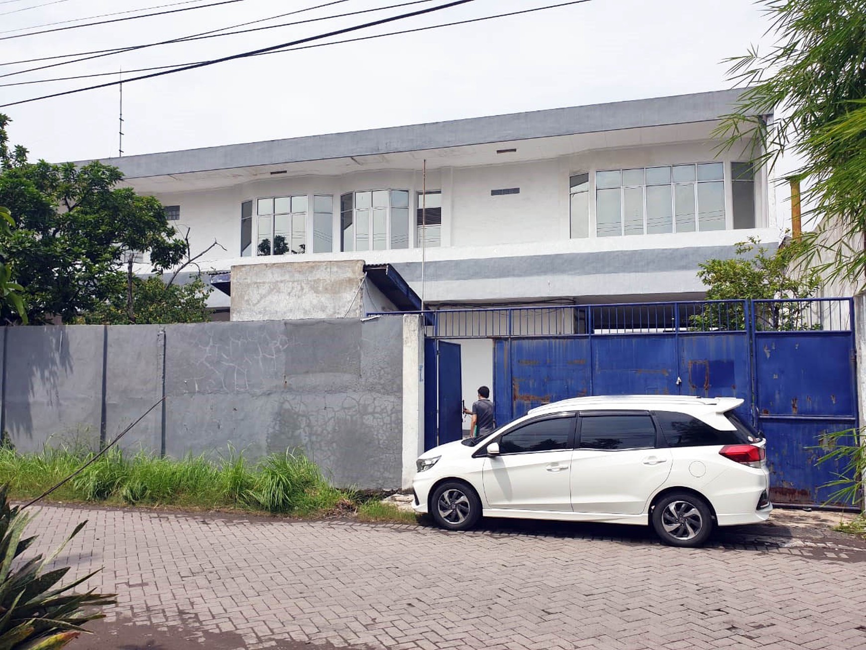 Gudang di Jl. Brigjen Katamso Sidoarjo, 2 Lantai, Strategis... DISEWAKAN JUGA !!!