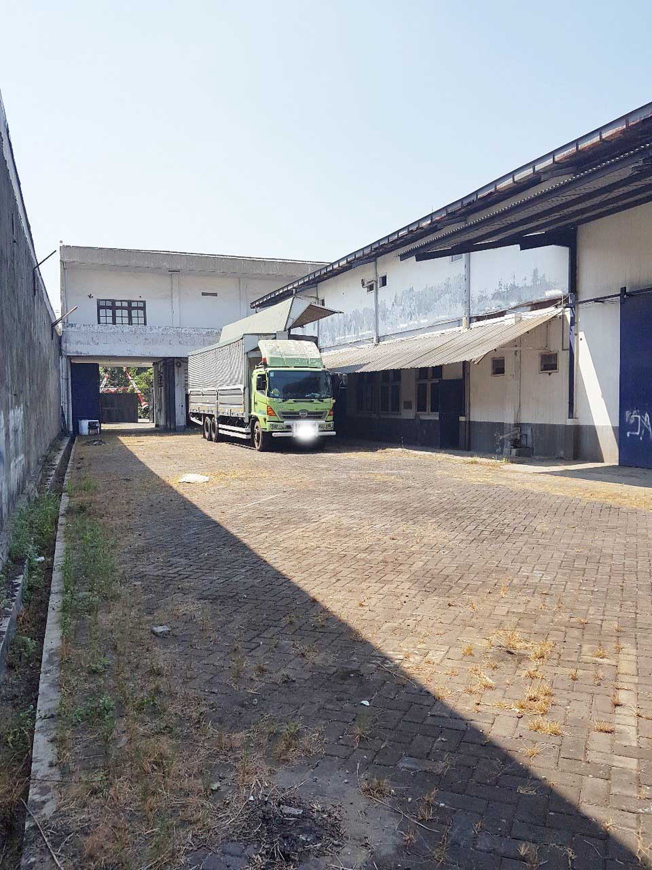 Gudang di Jl. Brigjen Katamso Sidoarjo, 2 Lantai, Strategis... DISEWAKAN JUGA !!!