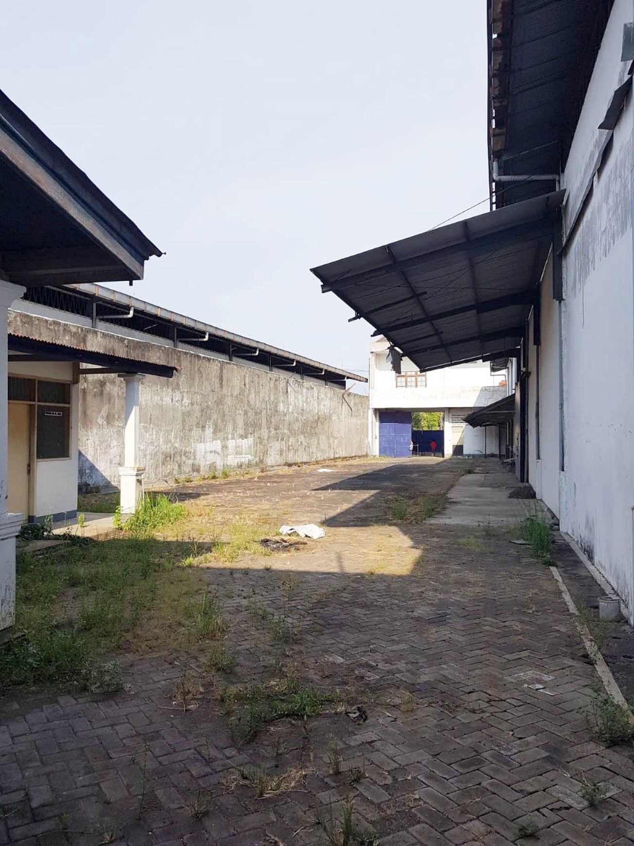 Gudang di Jl. Brigjen Katamso Sidoarjo, 2 Lantai, Strategis... DISEWAKAN JUGA !!!