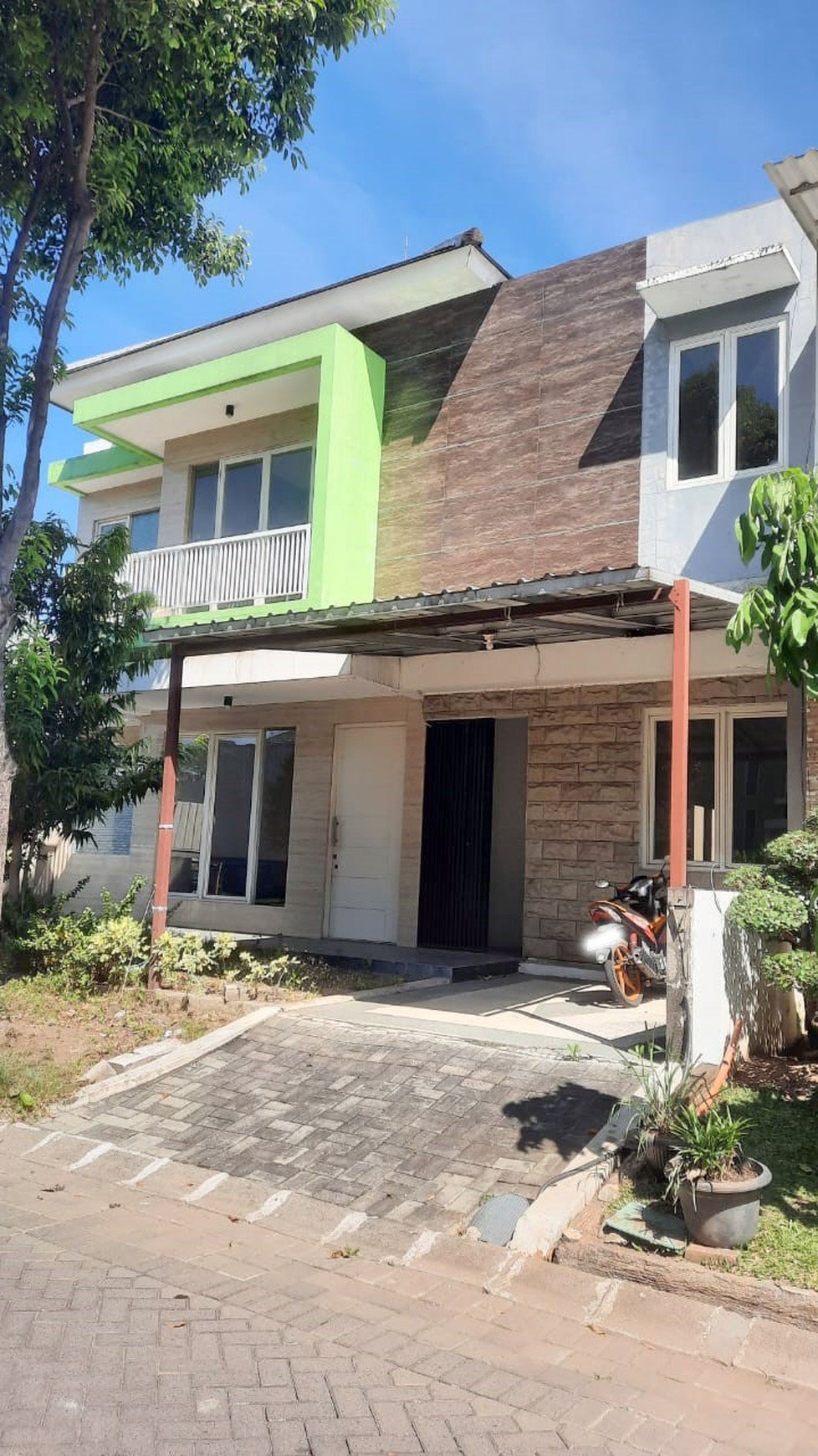 Rumah di Citraland Woodland Surabaya Barat, 2 Lantai, Minimalis, SIAP HUNI, Sewa min 2 tahun - WS -