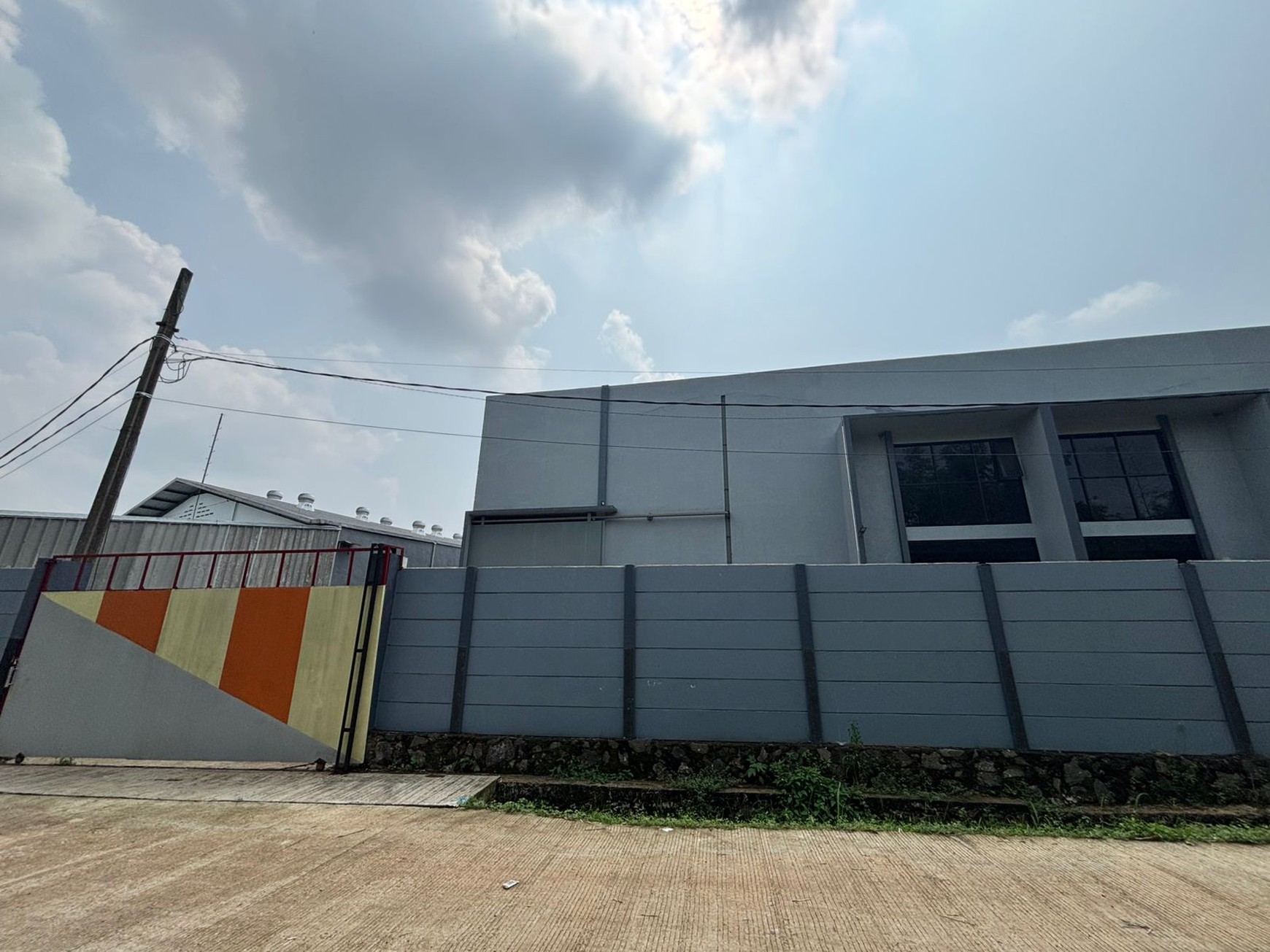 Disewakan Gudang Gandeng di daerah Gunung Sindur Bogor Lokasi Strategis