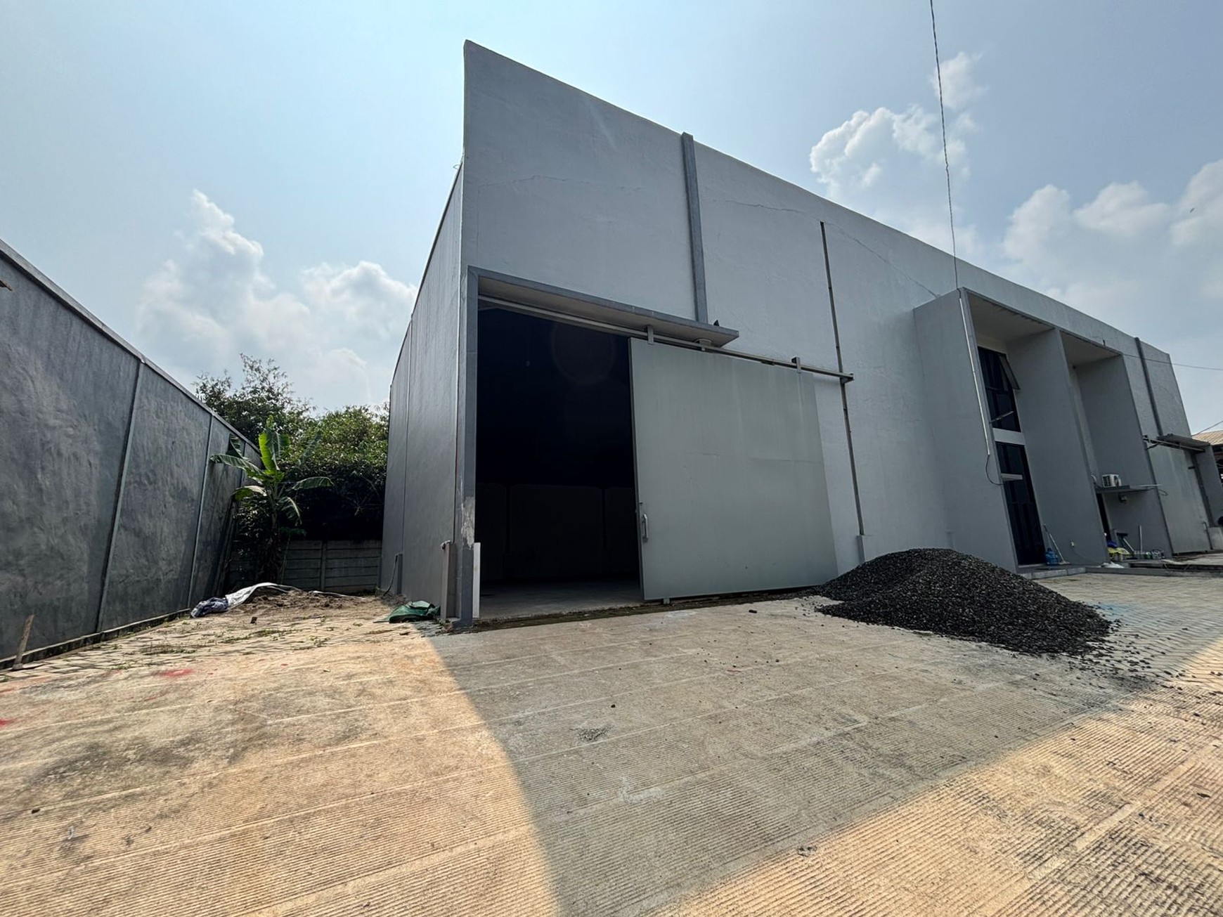 Disewakan Gudang Gandeng di daerah Gunung Sindur Bogor Lokasi Strategis