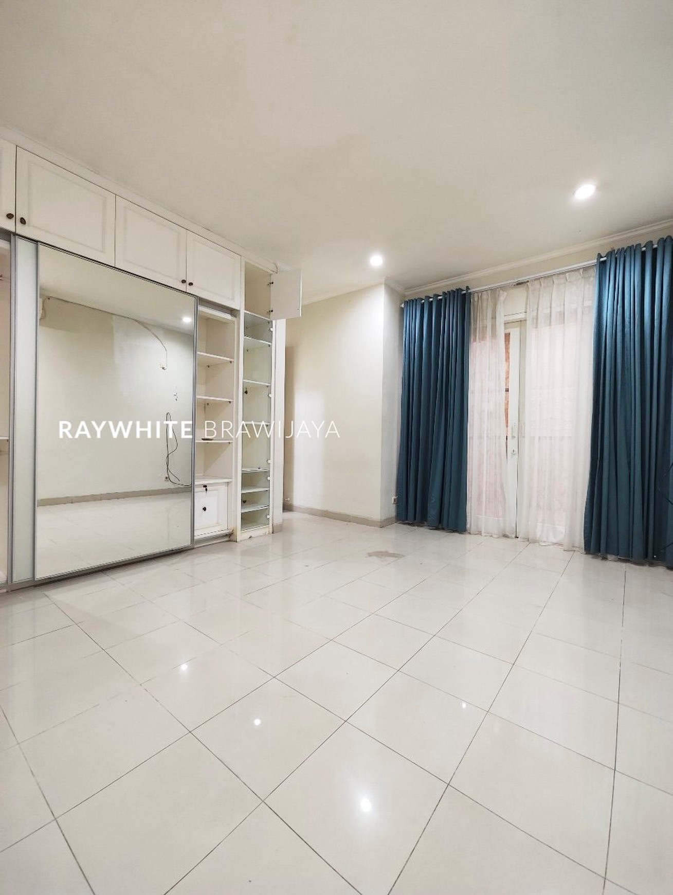 Rumah Dalam Perumahan Lokasi Strategis Area Kebayoran Baru
