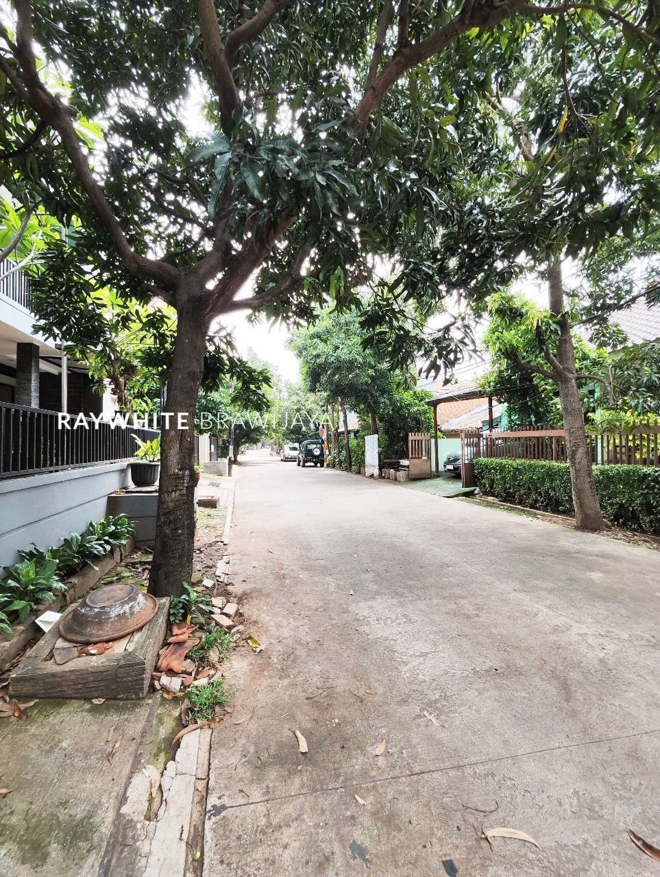 Rumah Dalam Perumahan Lokasi Strategis Area Kebayoran Baru