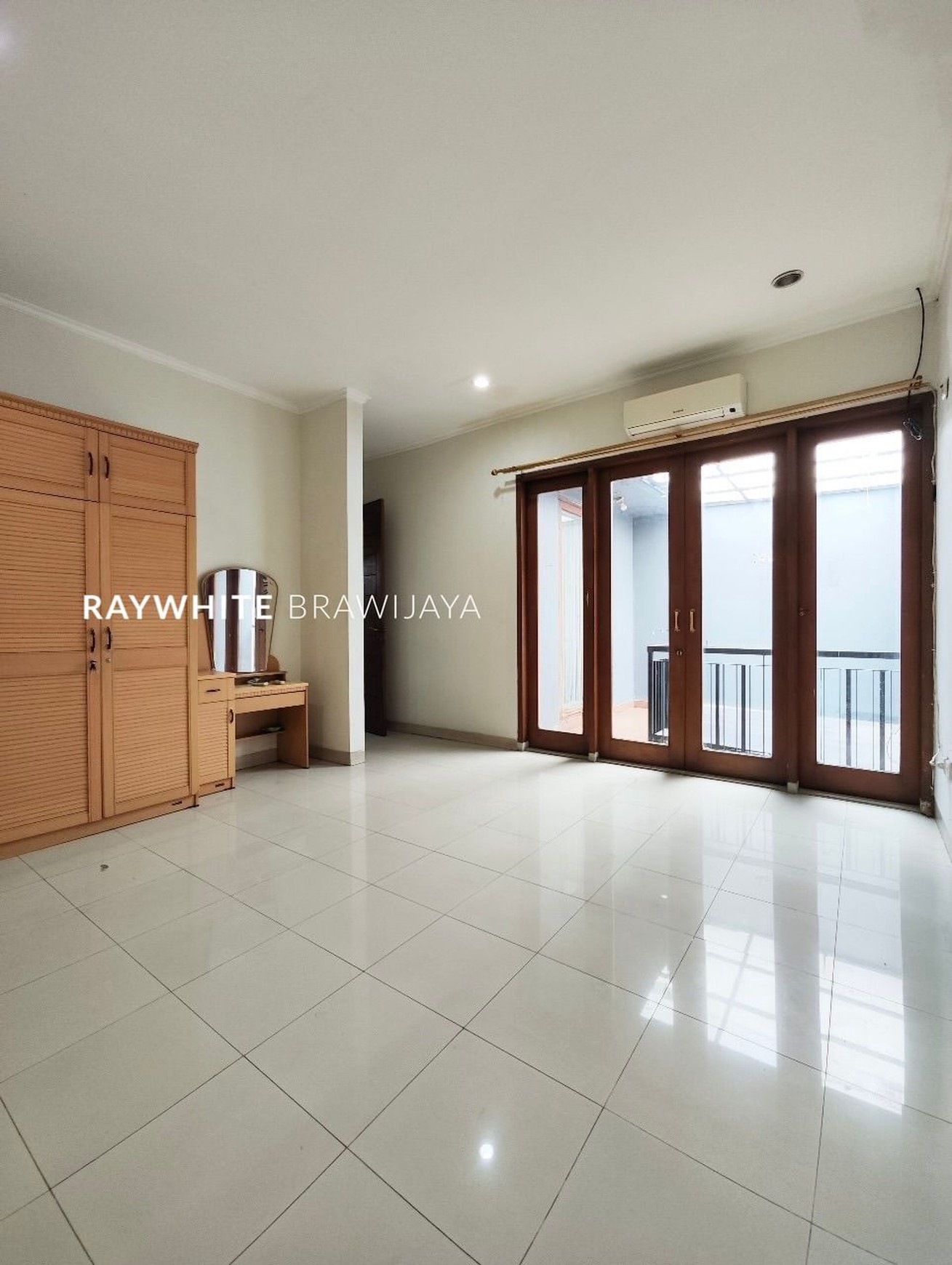 Rumah Dalam Perumahan Lokasi Strategis Area Kebayoran Baru