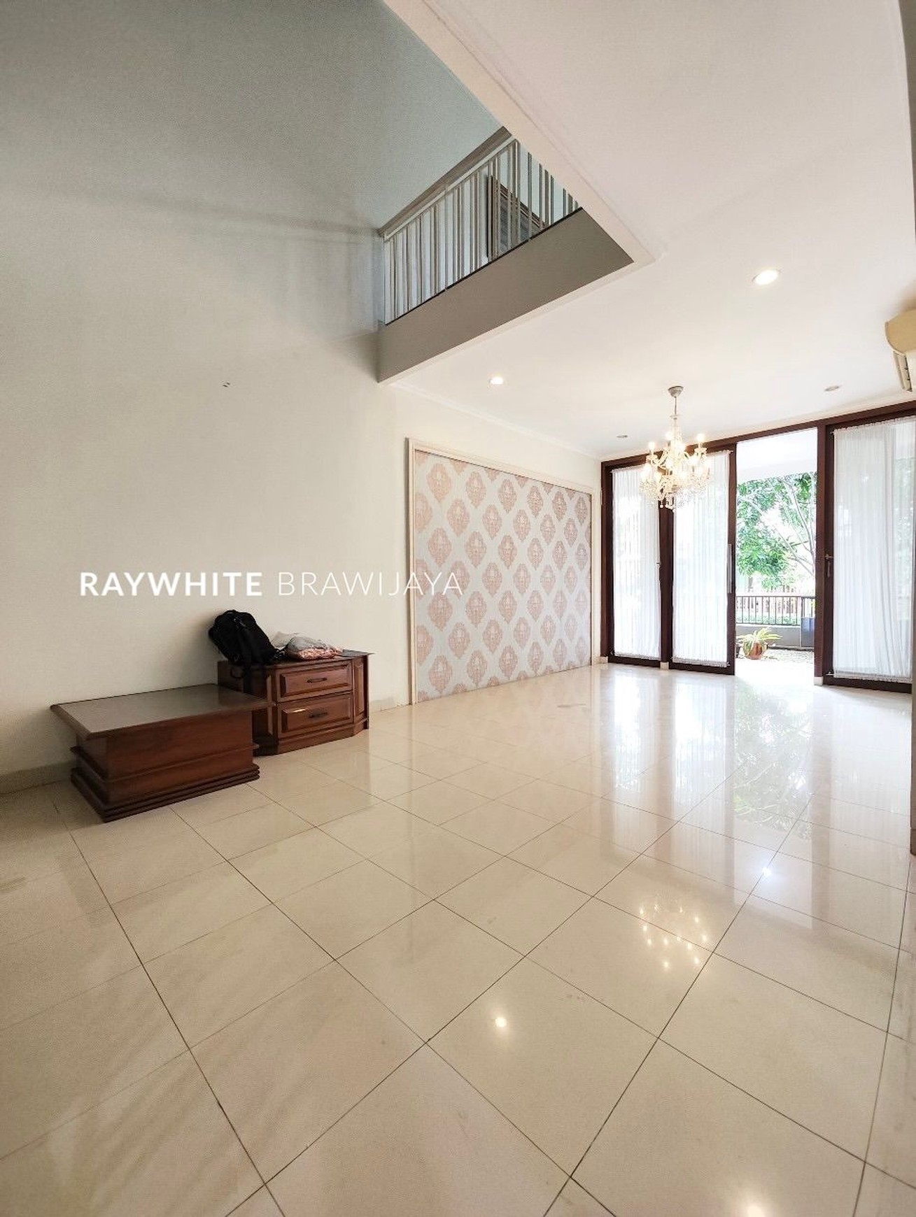 Rumah Dalam Perumahan Lokasi Strategis Area Kebayoran Baru