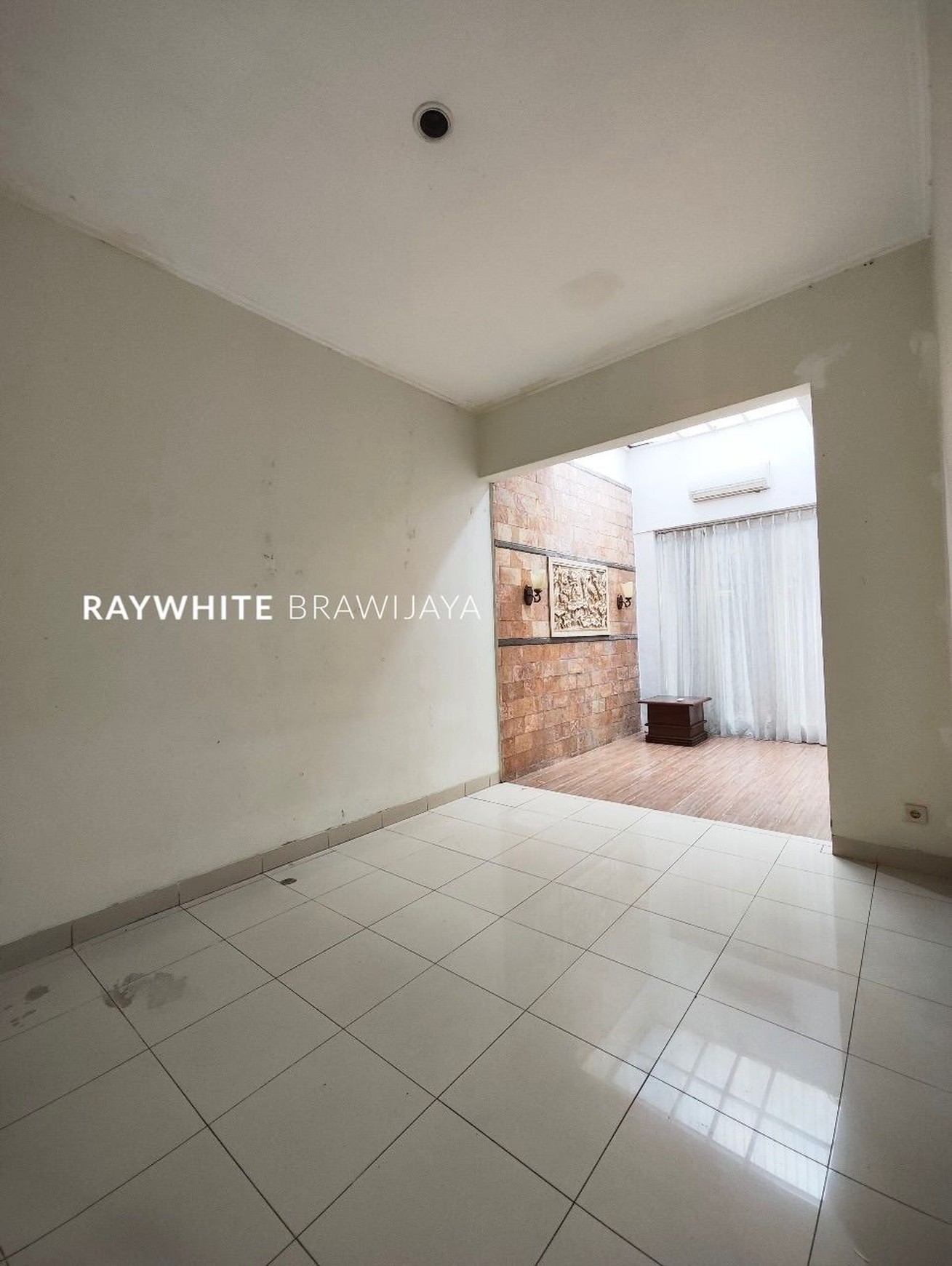 Rumah Dalam Perumahan Lokasi Strategis Area Kebayoran Baru