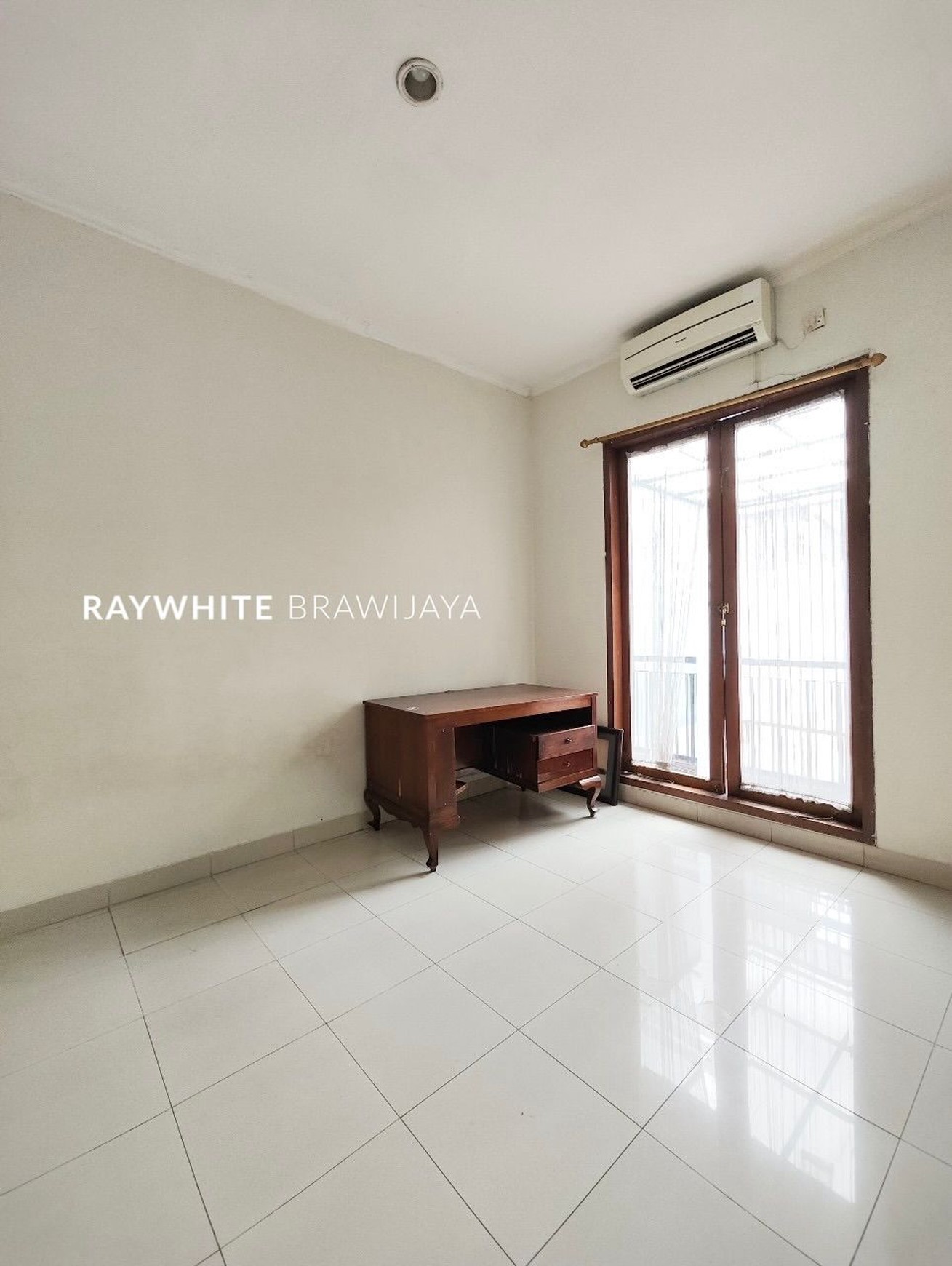 Rumah Dalam Perumahan Lokasi Strategis Area Kebayoran Baru