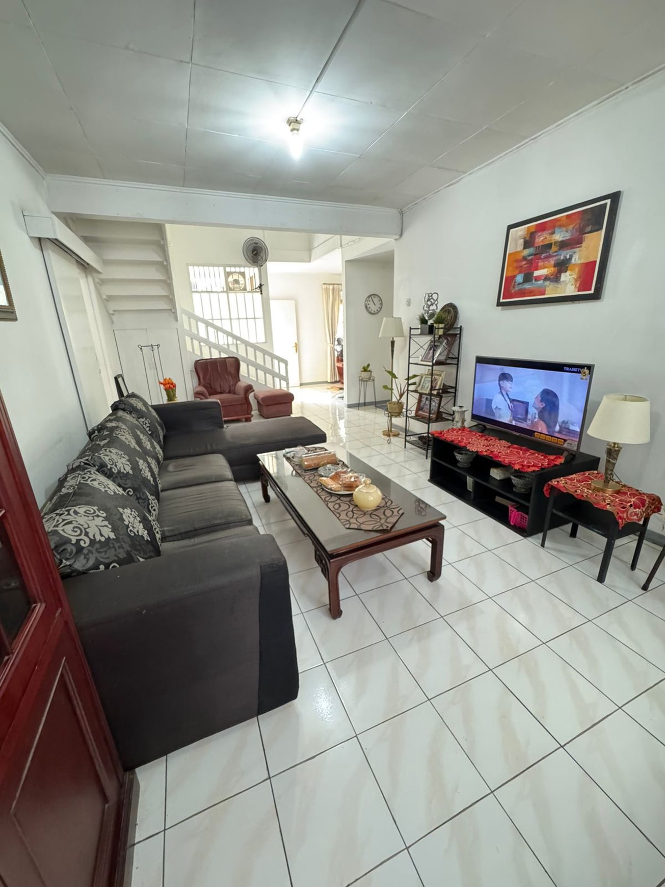 Rumah Bersih di Bintaro Sektor 2, sudah SHM 2 Lantai dengan KT 3+1 KM 2+1.
