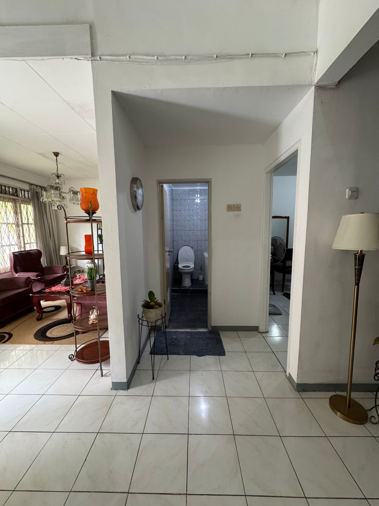 Rumah Bersih di Bintaro Sektor 2, sudah SHM 2 Lantai dengan KT 3+1 KM 2+1.