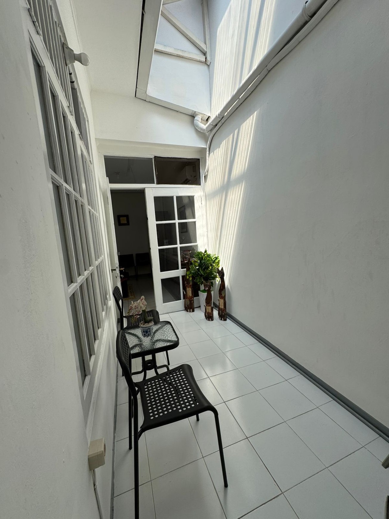 Rumah Bersih di Bintaro Sektor 2, sudah SHM 2 Lantai dengan KT 3+1 KM 2+1.