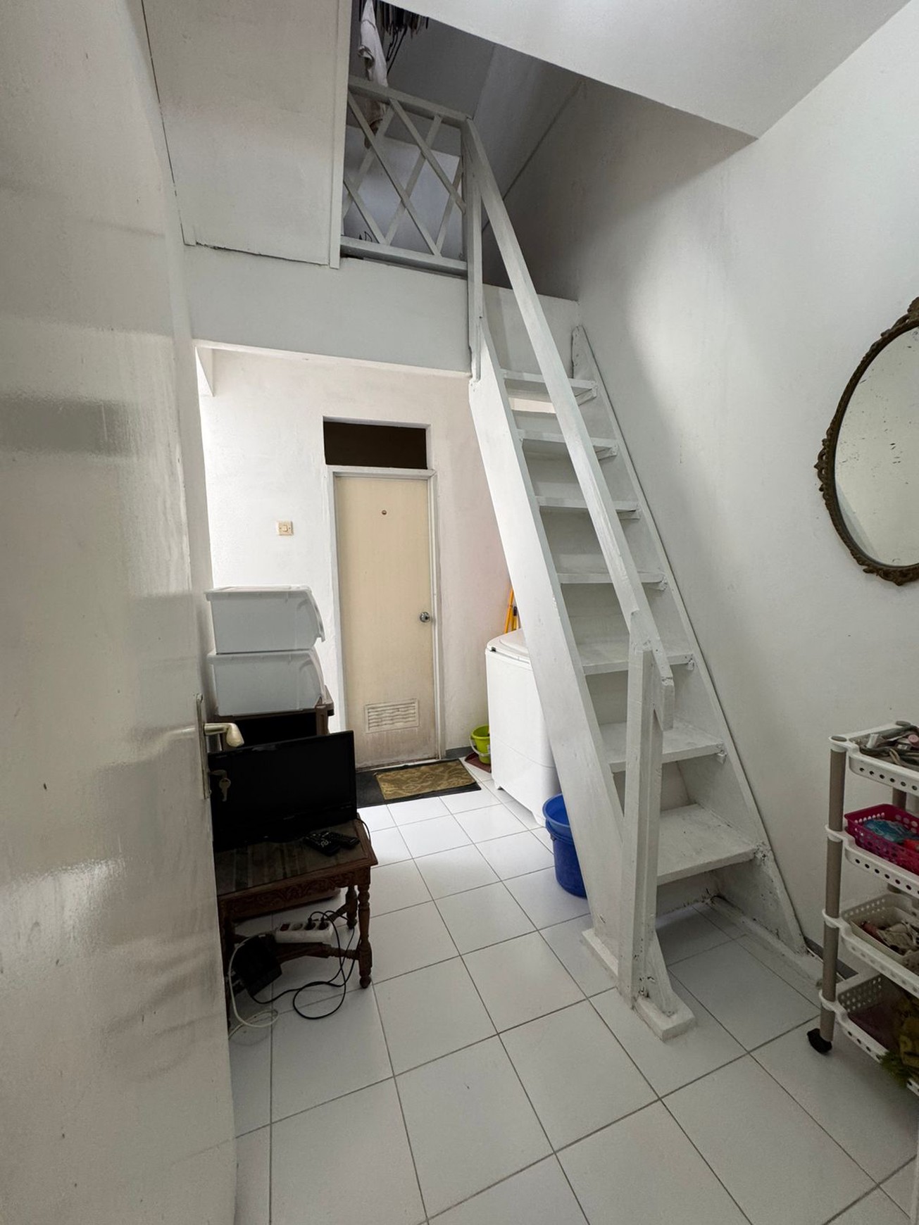 Rumah Bersih di Bintaro Sektor 2, sudah SHM 2 Lantai dengan KT 3+1 KM 2+1.