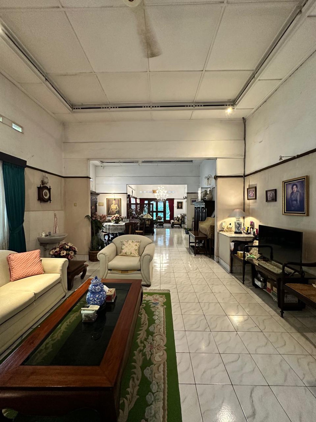 Jual Rumah dengan Tanah Luas di Area Gambir