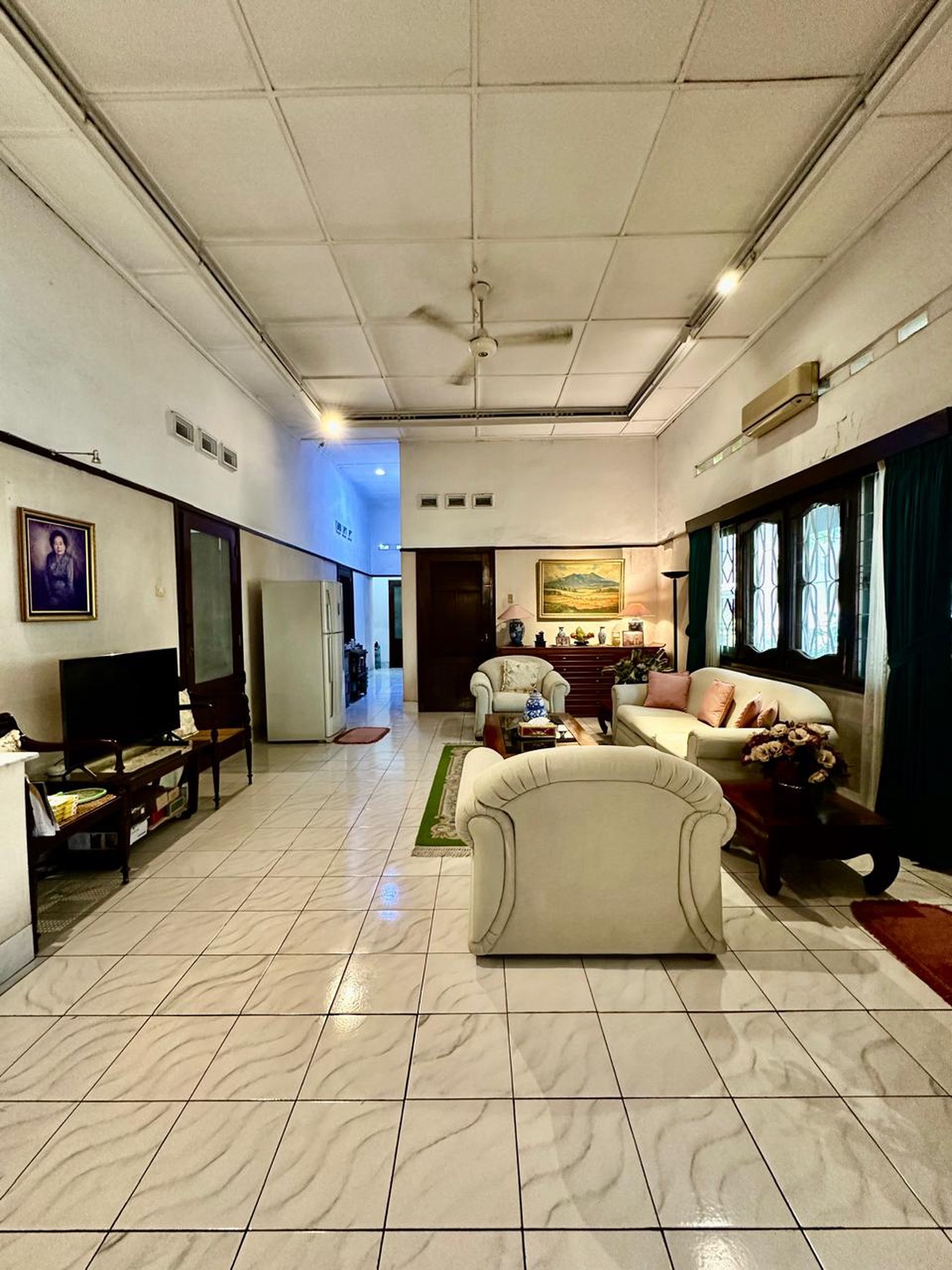 Jual Rumah dengan Tanah Luas di Area Gambir
