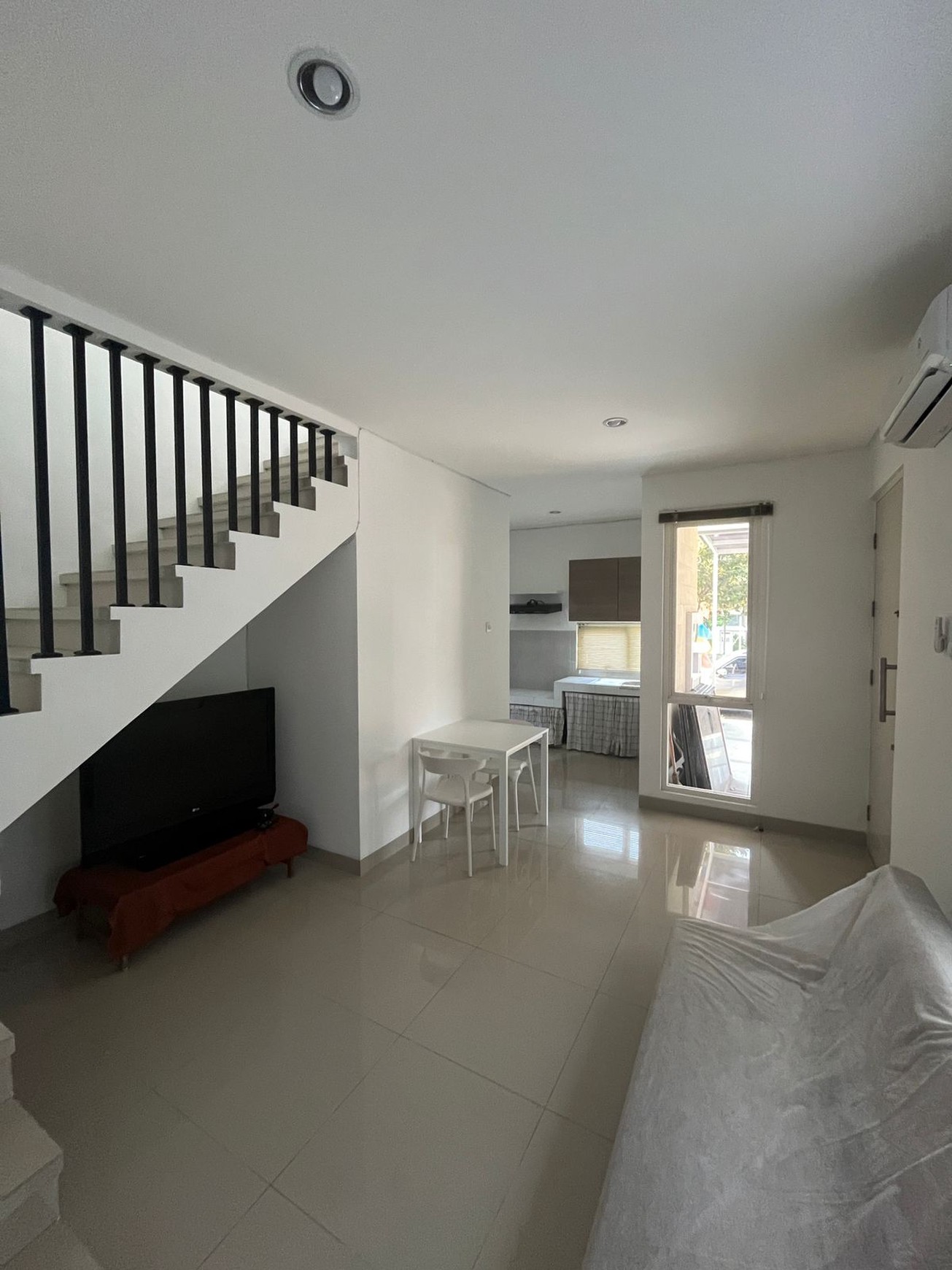 Dijual Rumah Di Cluster Lavesh Kota Harapan Indah