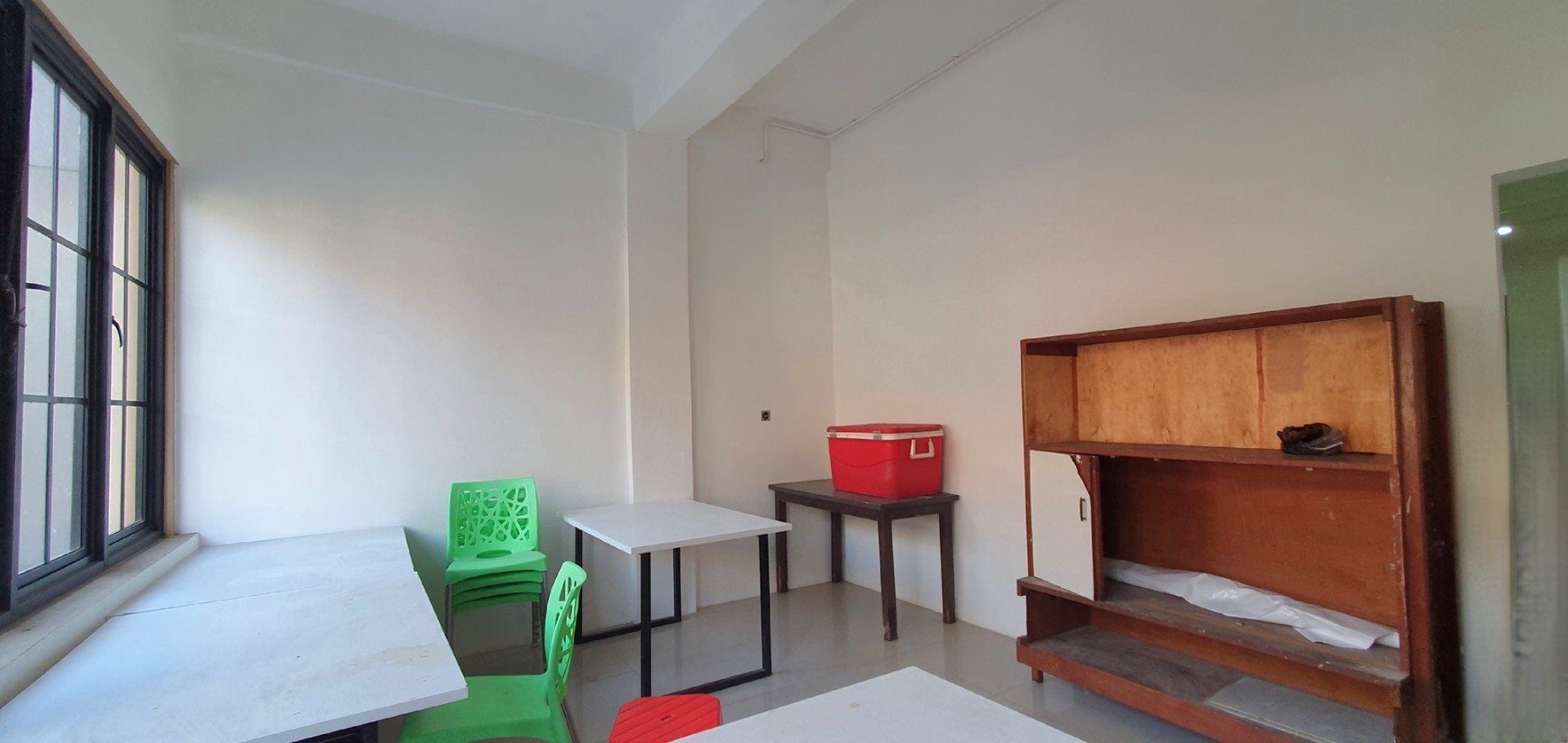 Ruko sewa lantai 2 saja, Boulevard Raya, Kelapa Gading Luas 4,5x15m2