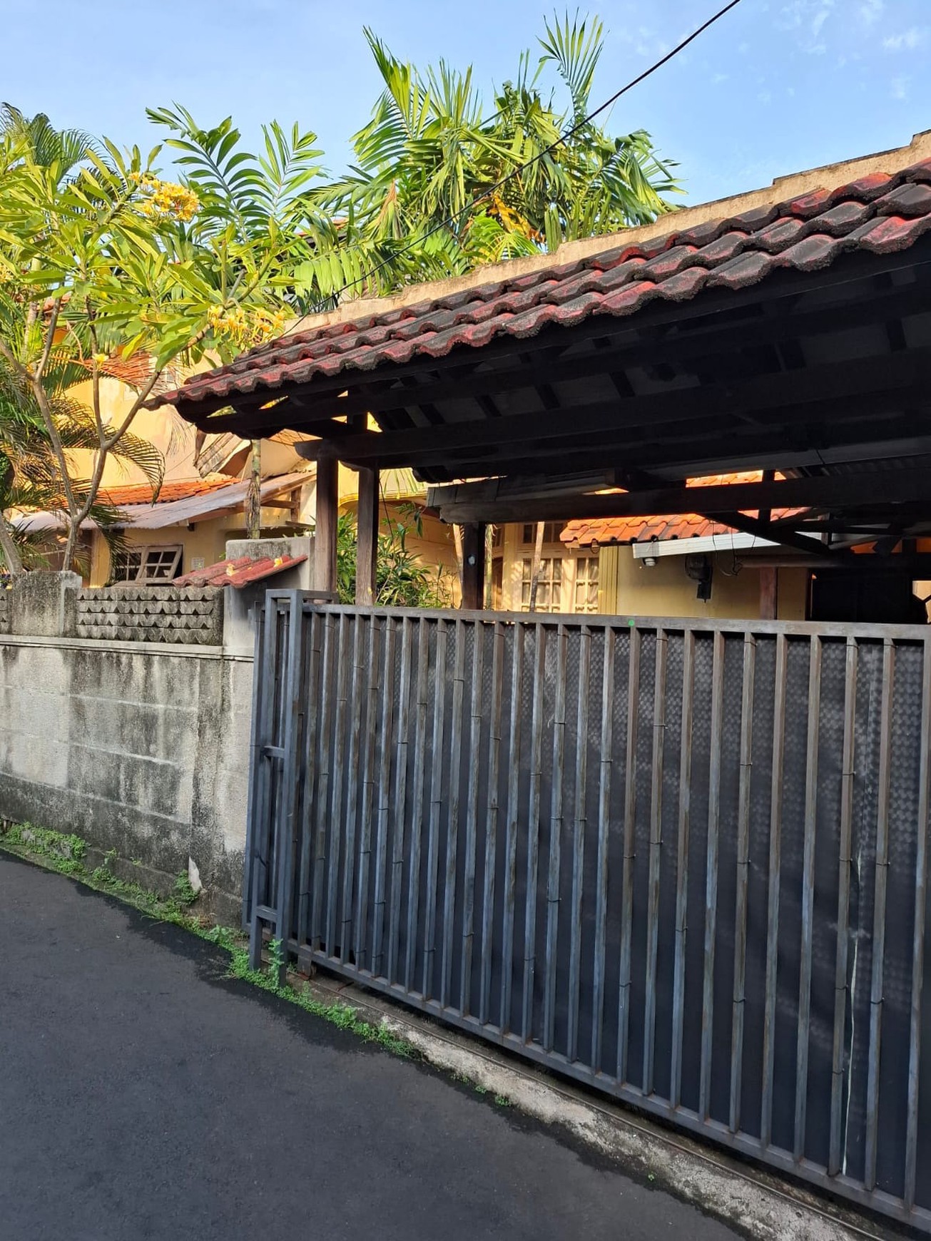Rumah 2 Lantai di Jakarta Selatan Siap Huni dengan 4 KT 3 KM dan SHM @Ciputat