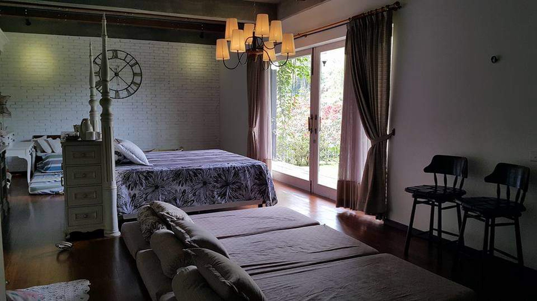 DIJUAL RUMAH VILLA CANTIK 2LT, GAYA EROPA DI VILLA DAGO PAKAR, BANDUNG