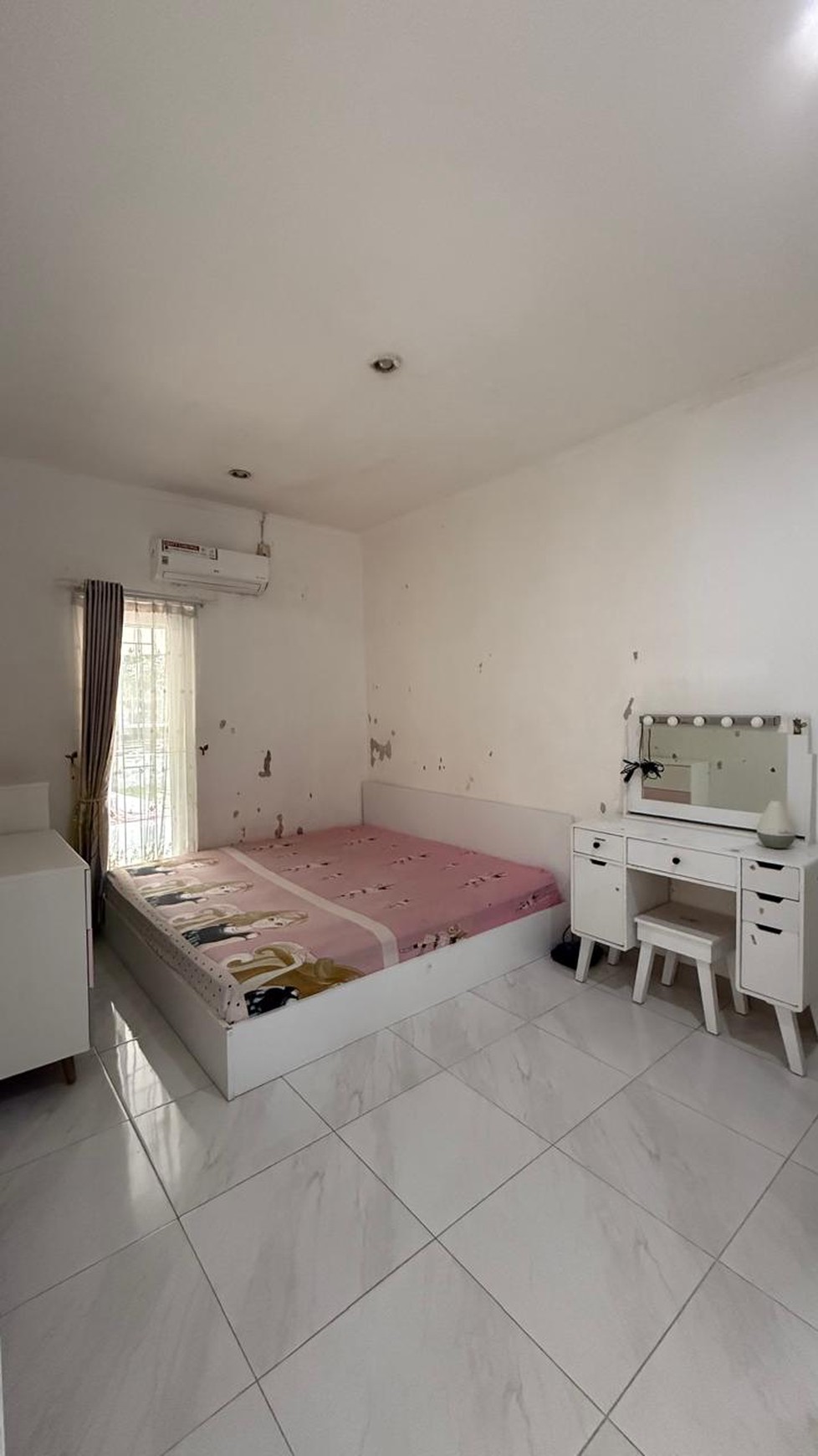 Rumah Cantik 1½ Lantai di Graha Bintaro dengan KT 3+1 KM 1+1@Graha Bintaro