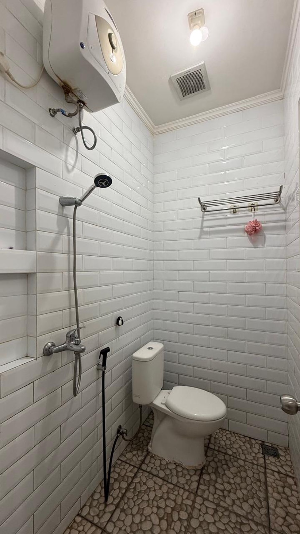 Rumah Cantik 1½ Lantai di Graha Bintaro dengan KT 3+1 KM 1+1@Graha Bintaro