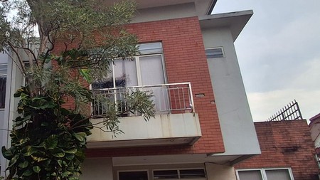 Dijual Rumah di  dalam Kompleks Siap Huni Karang Tengah - Lebak Bulus