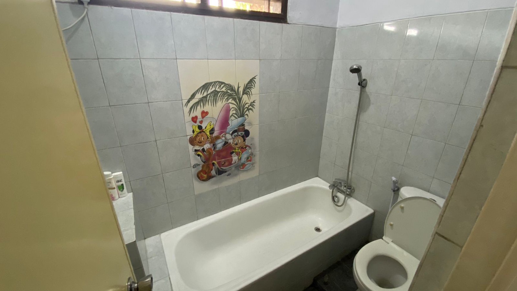 Dijual Rumah Posisi HOOK LOKASI STRATEGIS Blok H,Megapolitan Estate,Cinere