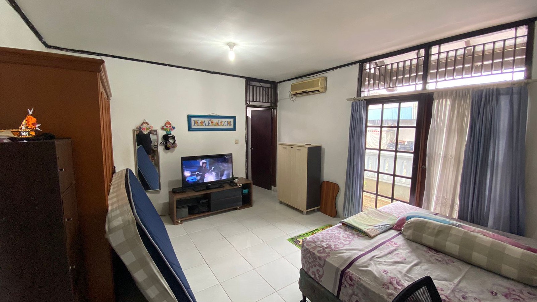 Dijual Rumah Posisi HOOK LOKASI STRATEGIS Blok H,Megapolitan Estate,Cinere
