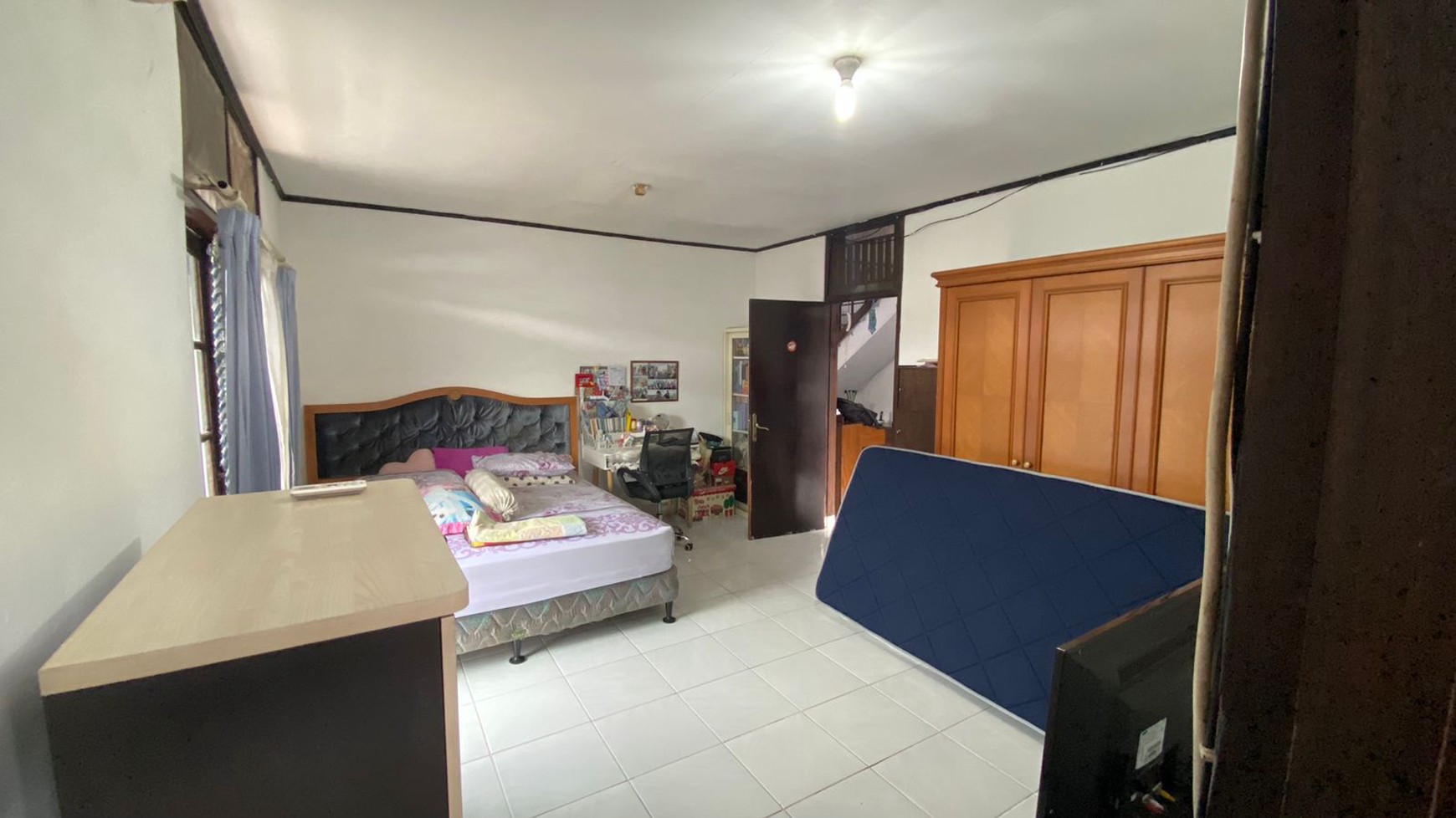 Dijual Rumah Posisi HOOK LOKASI STRATEGIS Blok H,Megapolitan Estate,Cinere