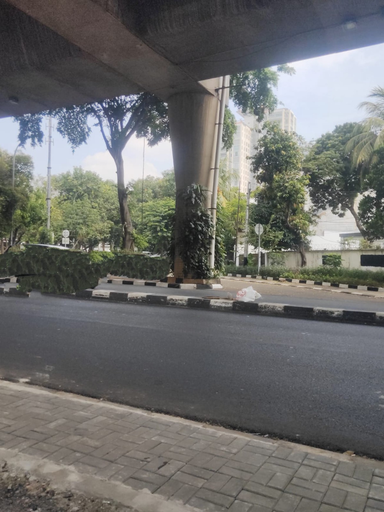 Rumah Hitung Tanah di Bawah NJOP Di Jalan Raya Prapanca Kebayoran Baru