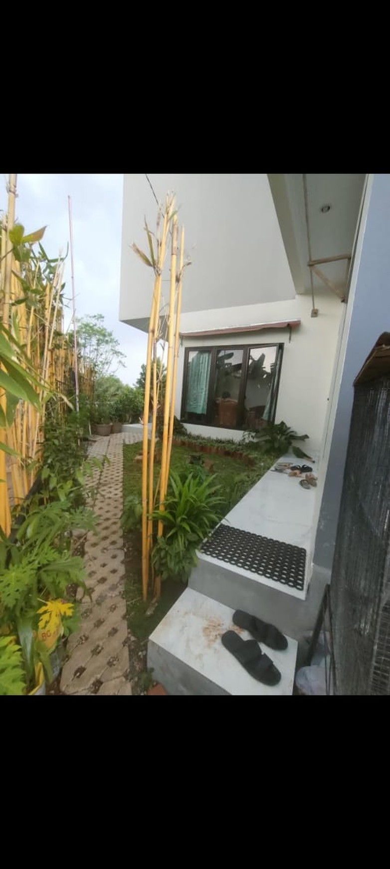 Rumah Cantik di Ciputat 5+1 KT dan 3+1 KM SHM