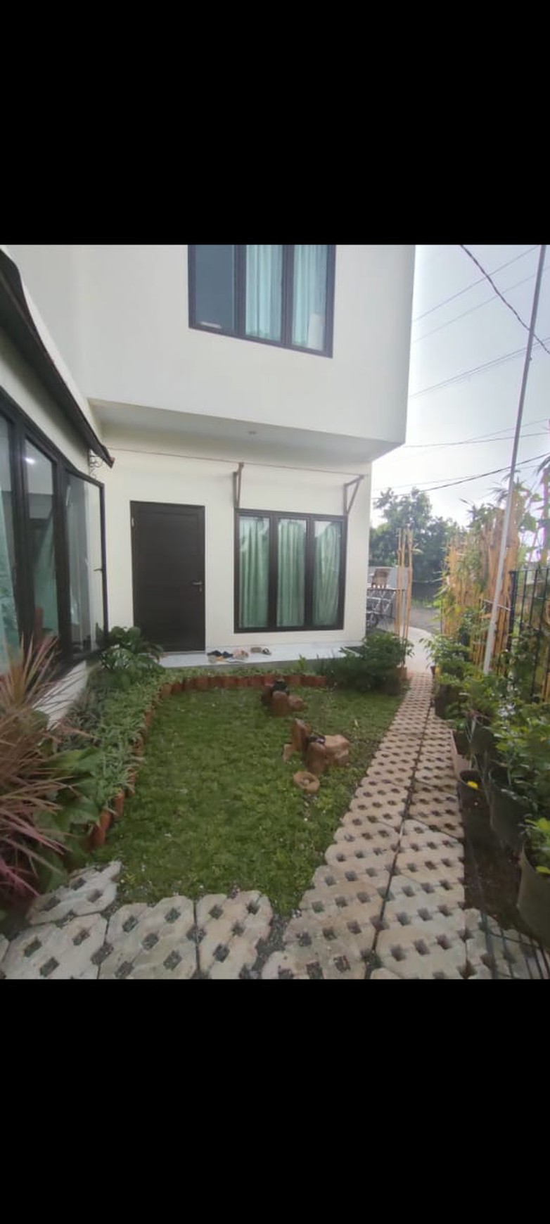 Rumah Cantik di Ciputat 5+1 KT dan 3+1 KM SHM