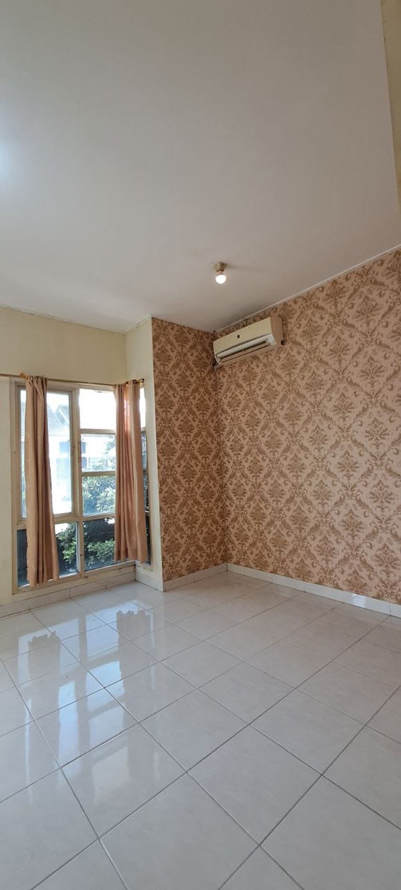 Rumah 2 Lantai Siap Huni SHM di Gading Serpong