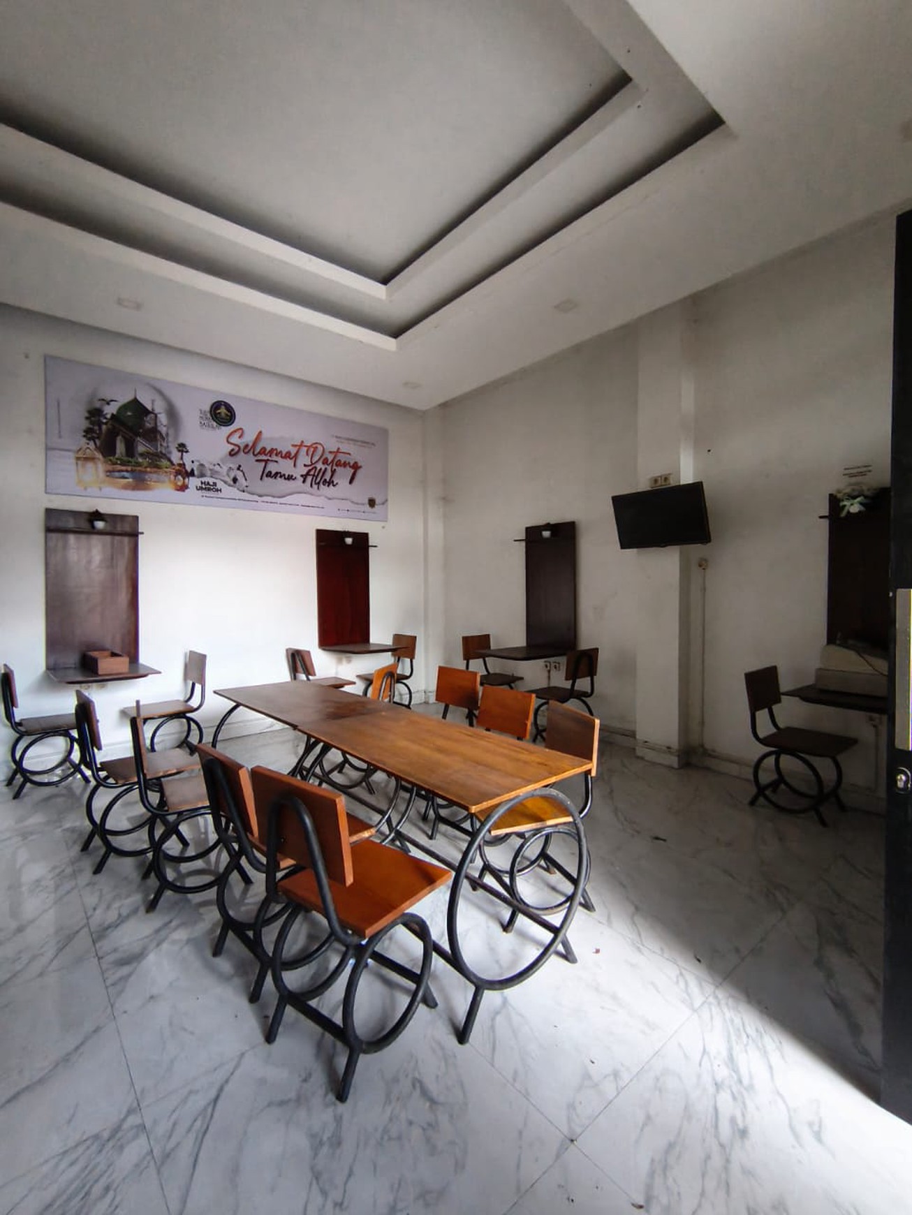Ruang Usaha di Mainroad Tubagus Ismail Kota Bandung