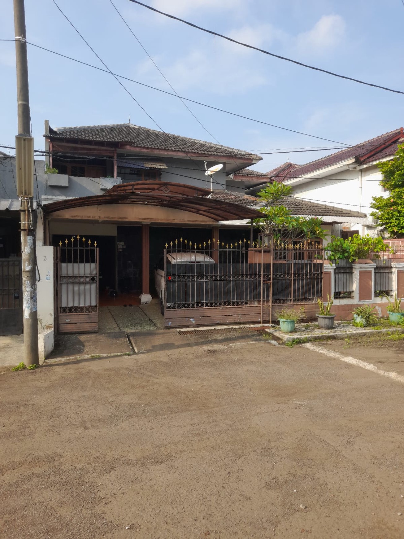 Rumah Siap Huni Semi Furnished dengan Hunian Nyaman dan Asri di Ciputat Timur