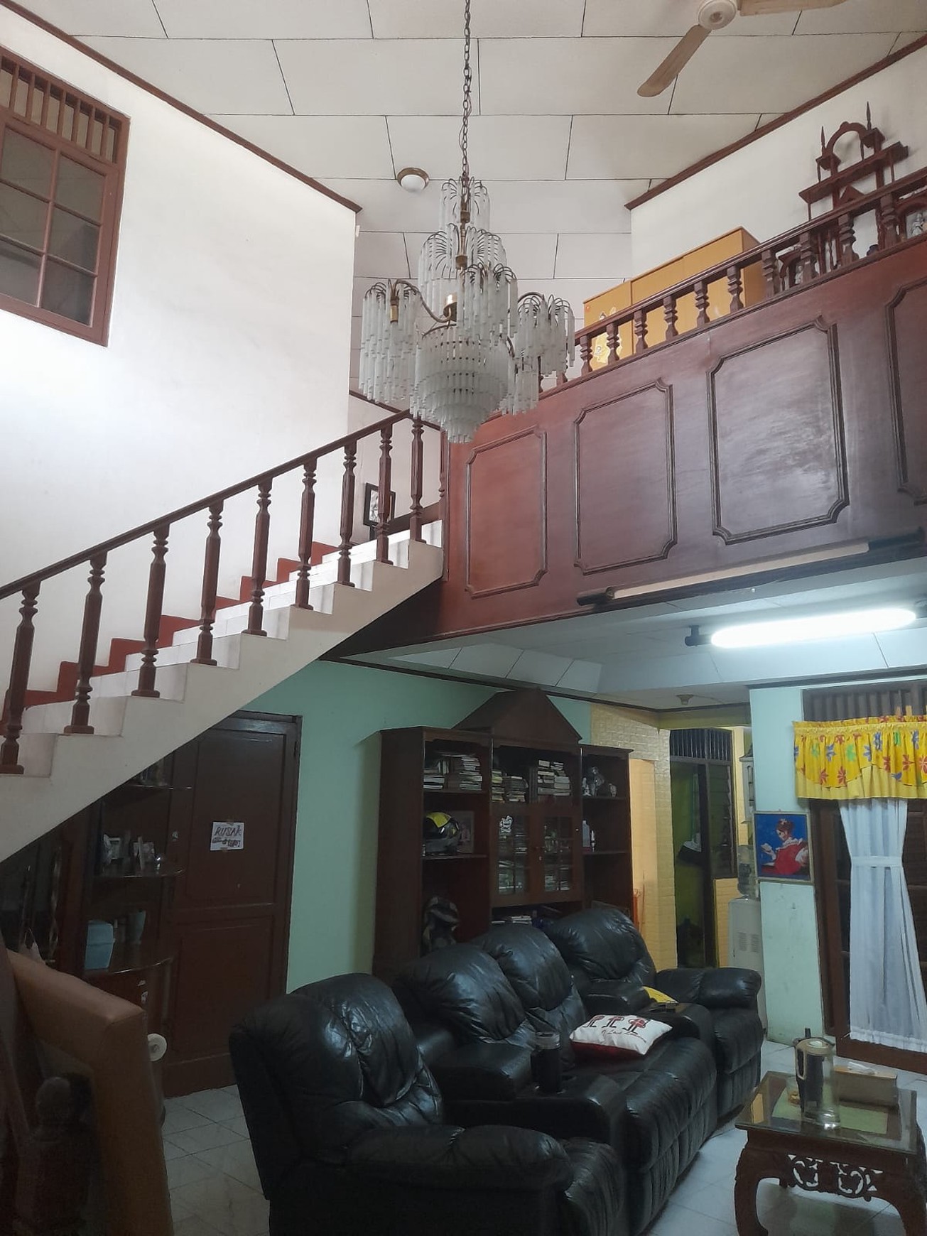 Rumah Siap Huni Semi Furnished dengan Hunian Nyaman dan Asri di Ciputat Timur
