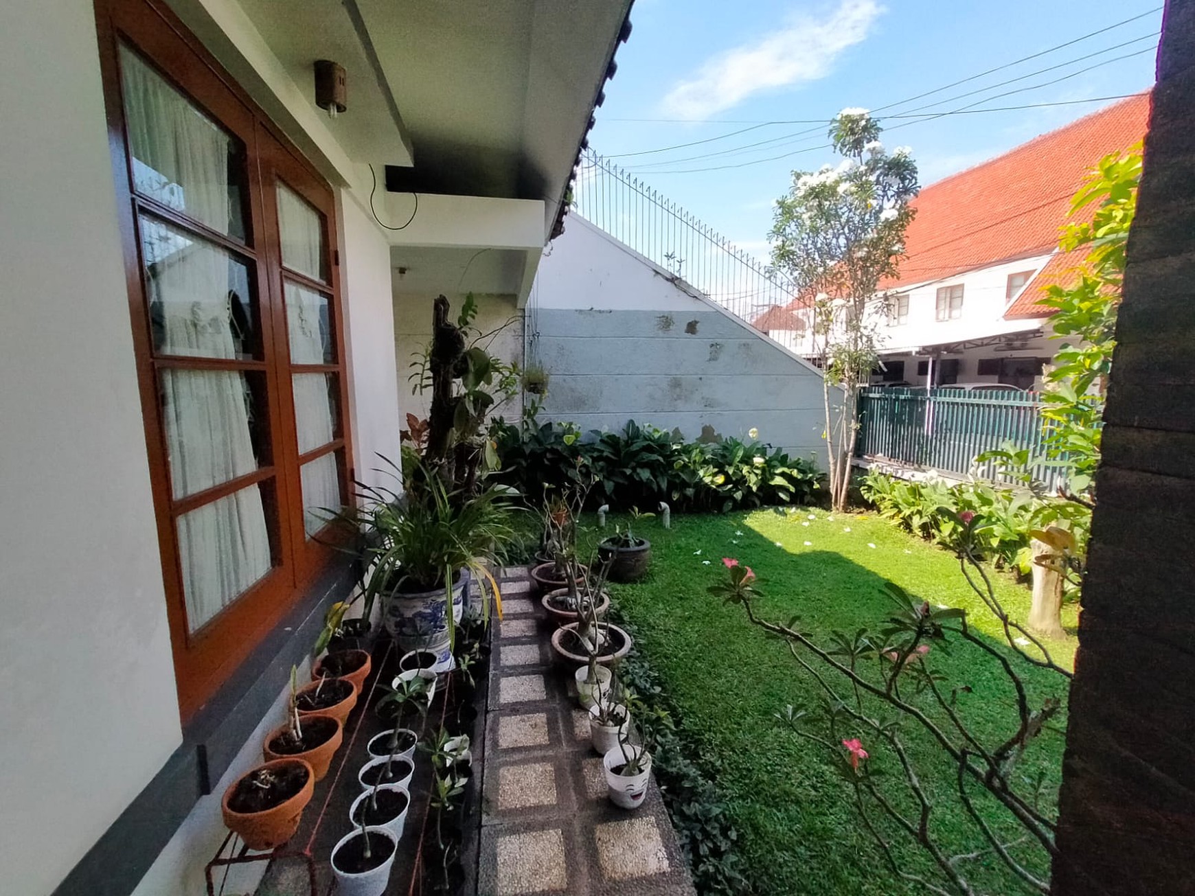 Rumah Lux Siap Huni di Sayap Riau, Bandung Kota